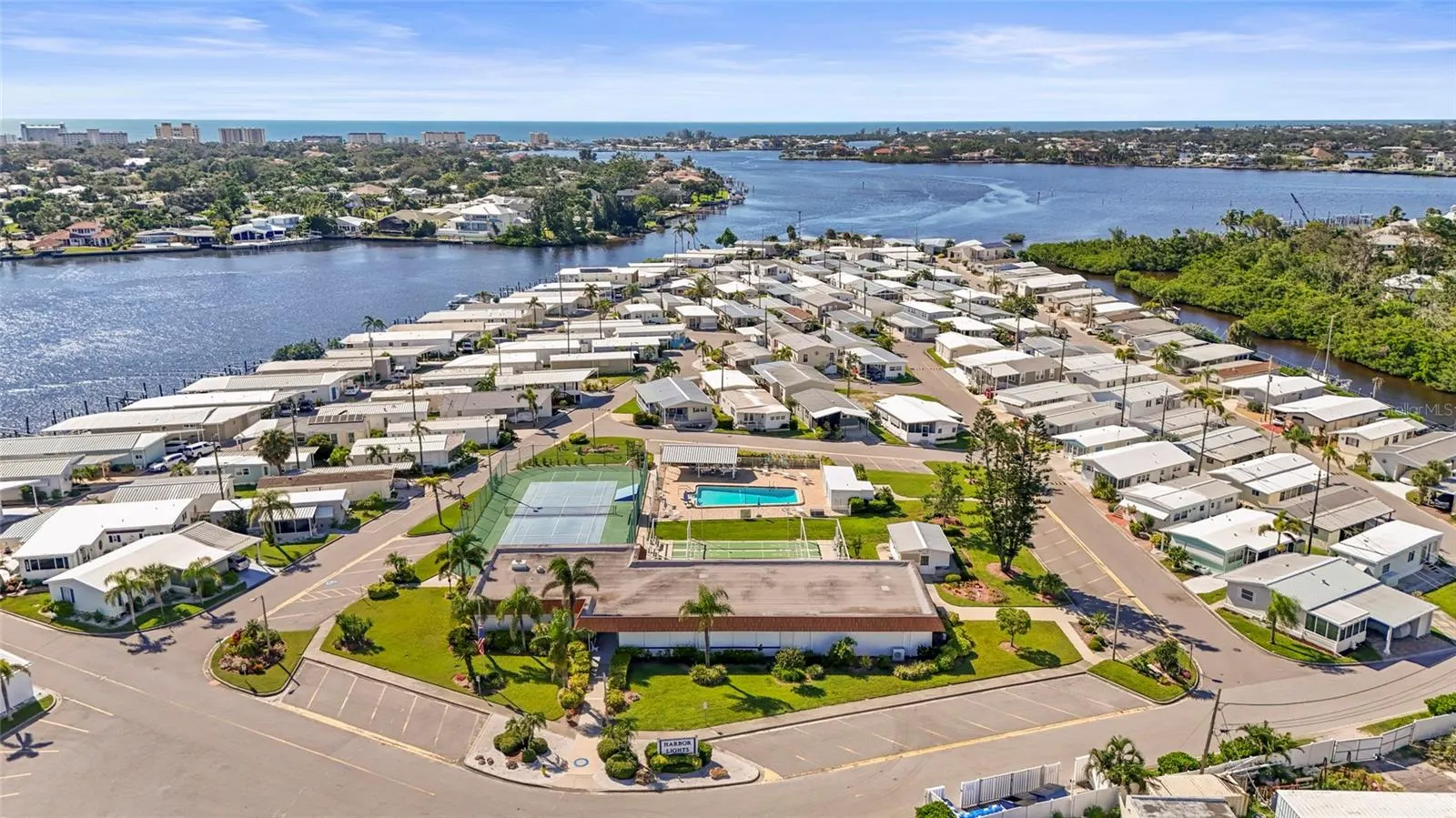 33 STARBOARD DR