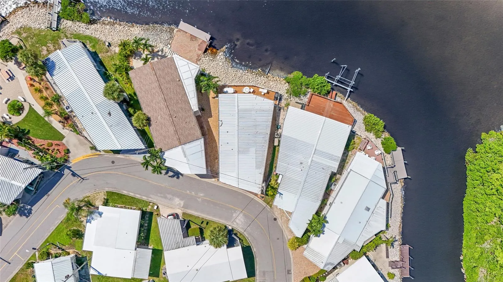 33 STARBOARD DR