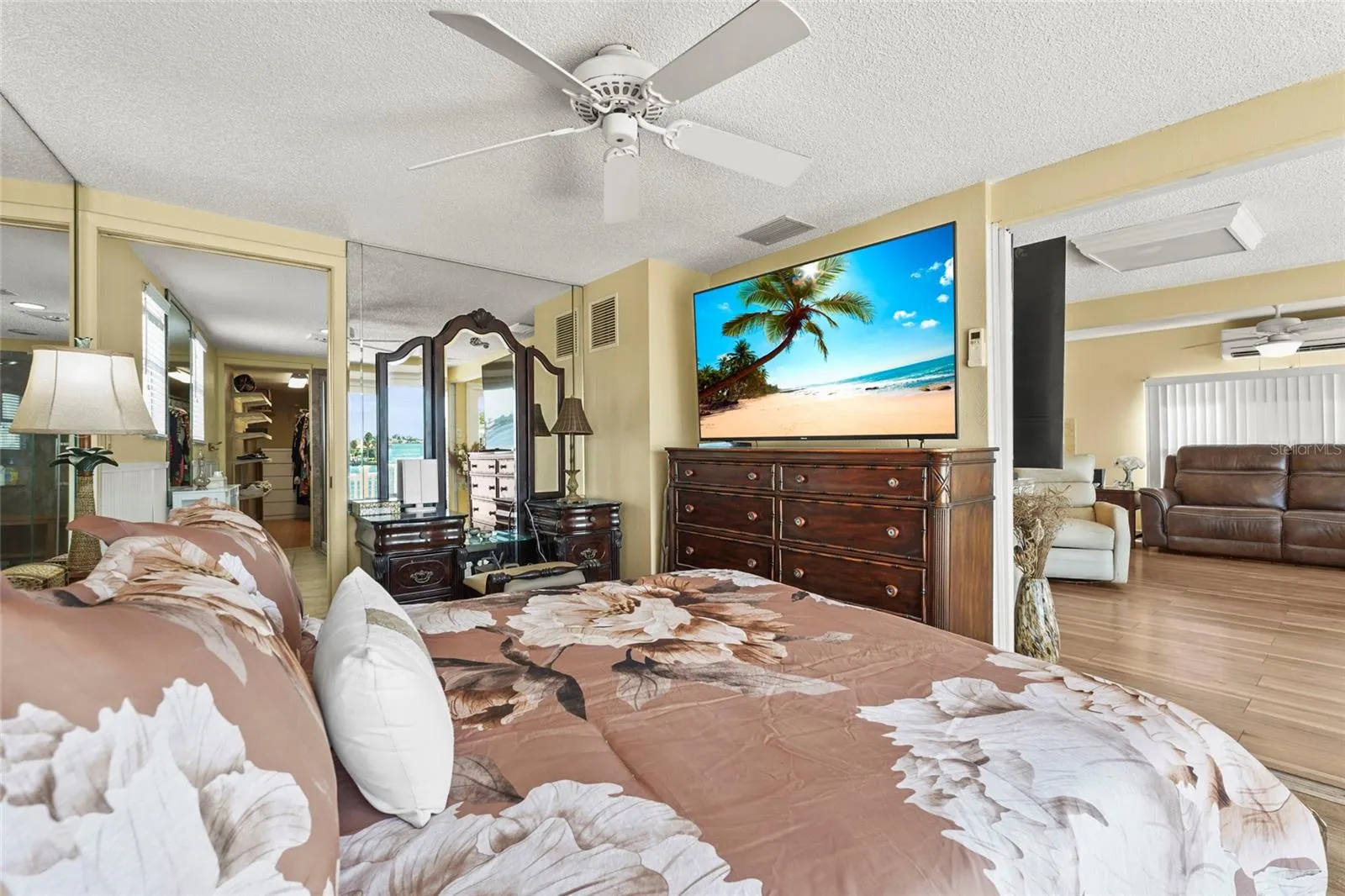 33 STARBOARD DR
