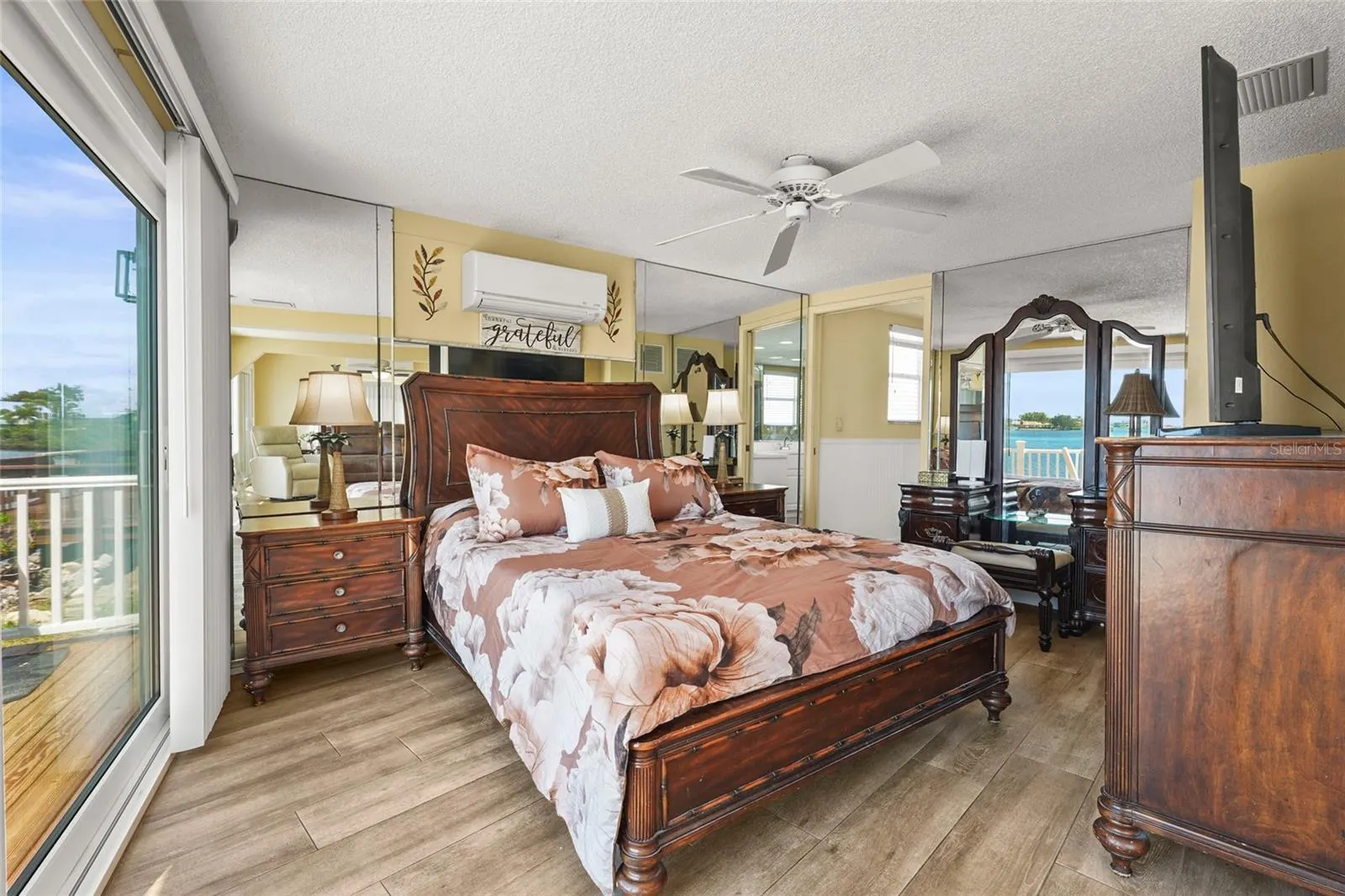 33 STARBOARD DR