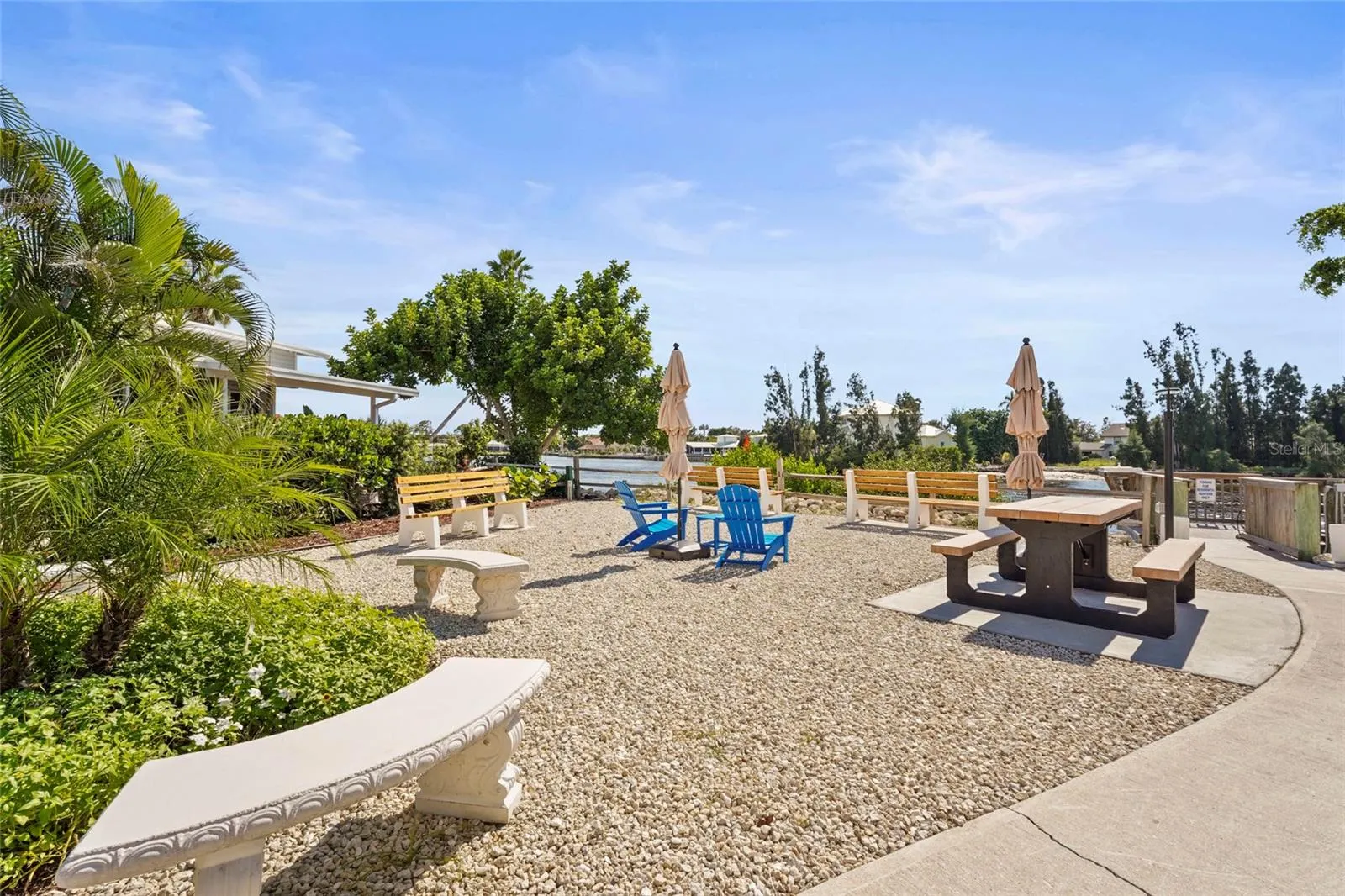 33 STARBOARD DR