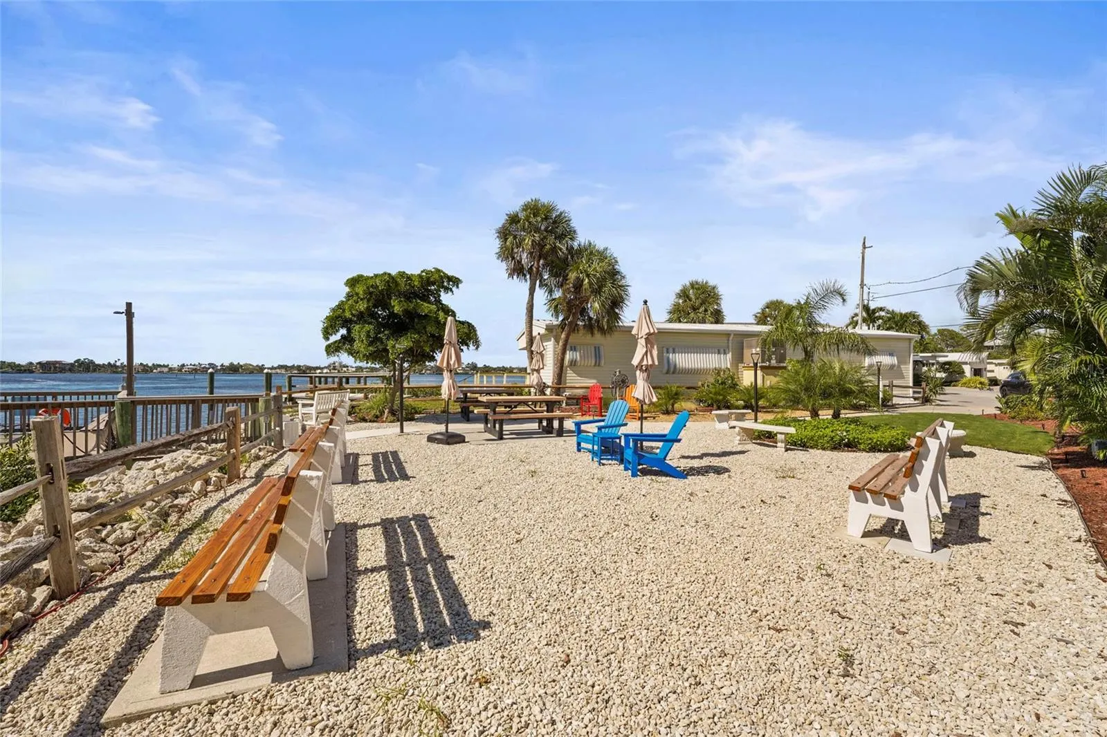 33 STARBOARD DR