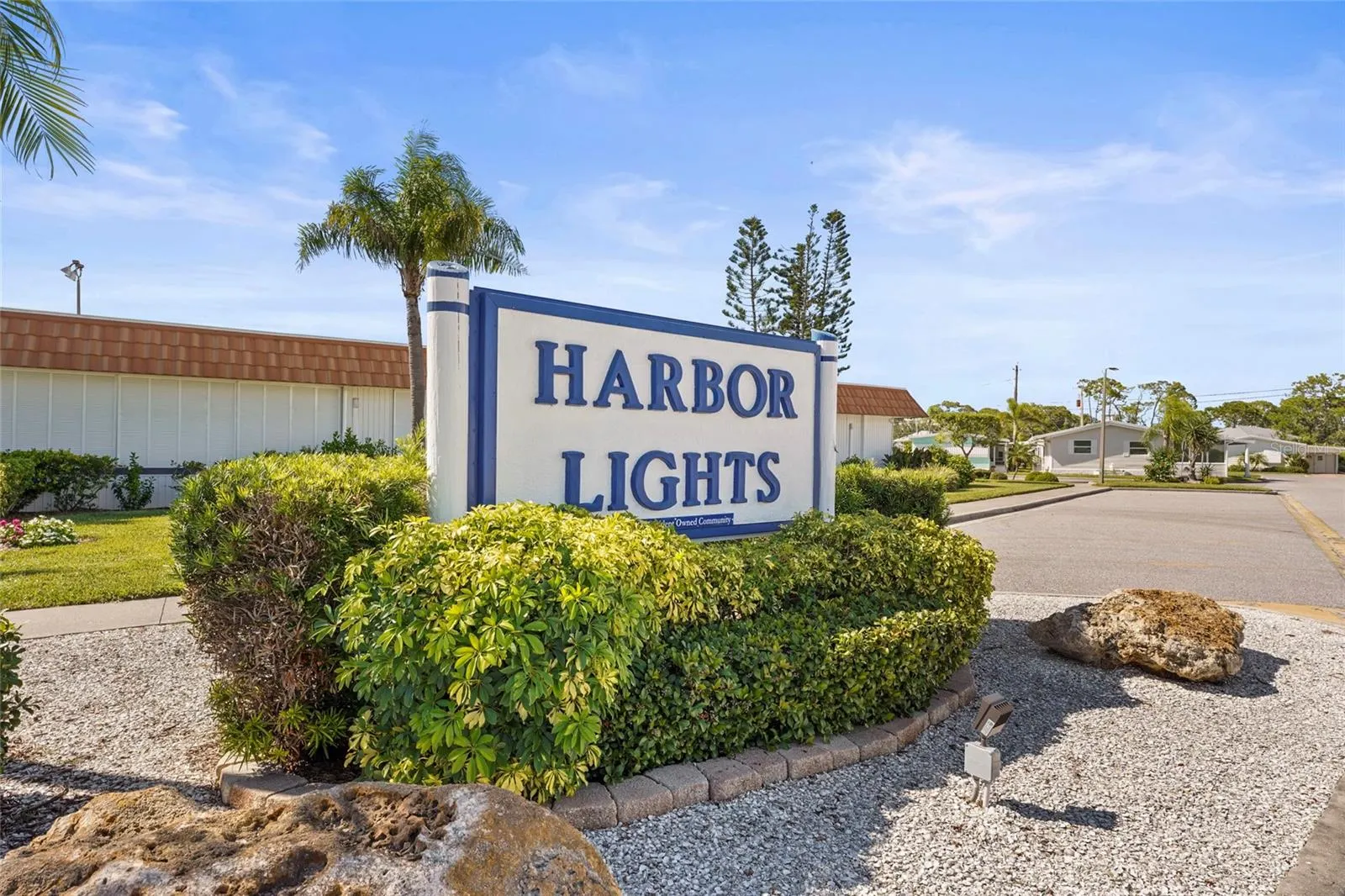 33 STARBOARD DR