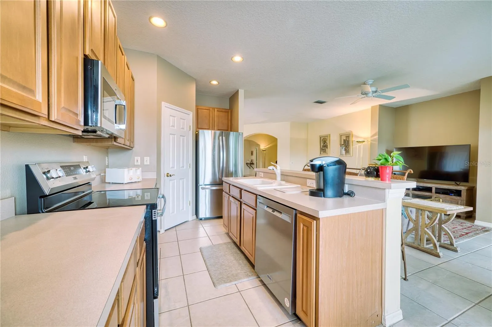 8014 VICTORIA FALLS CIR