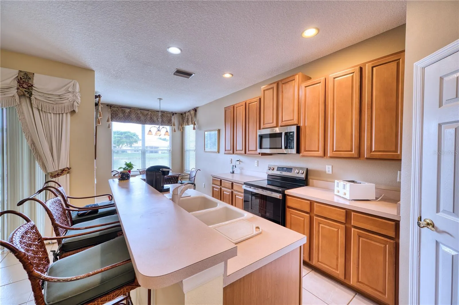 8014 VICTORIA FALLS CIR