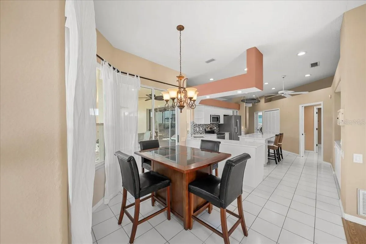 4321 PRESIDENTIAL AVENUE CIR E