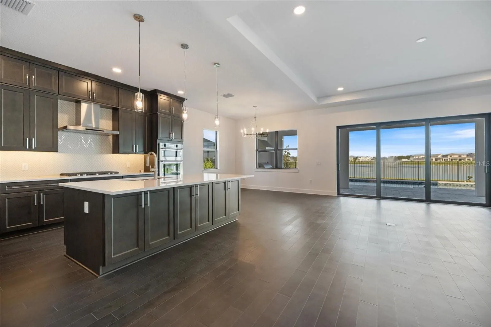 2609 WATERFRONT CIR