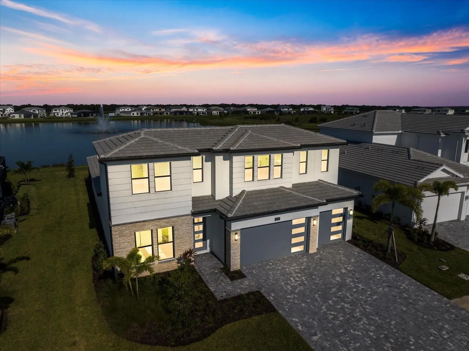 2609 WATERFRONT CIR