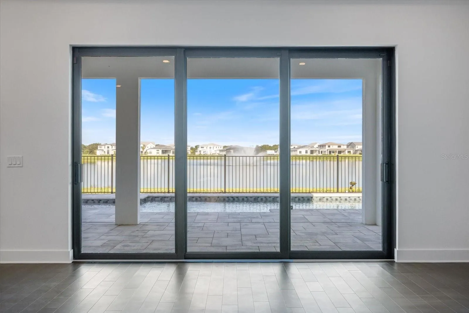 2609 WATERFRONT CIR