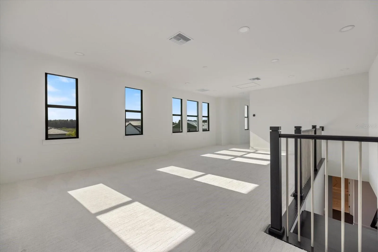 2609 WATERFRONT CIR
