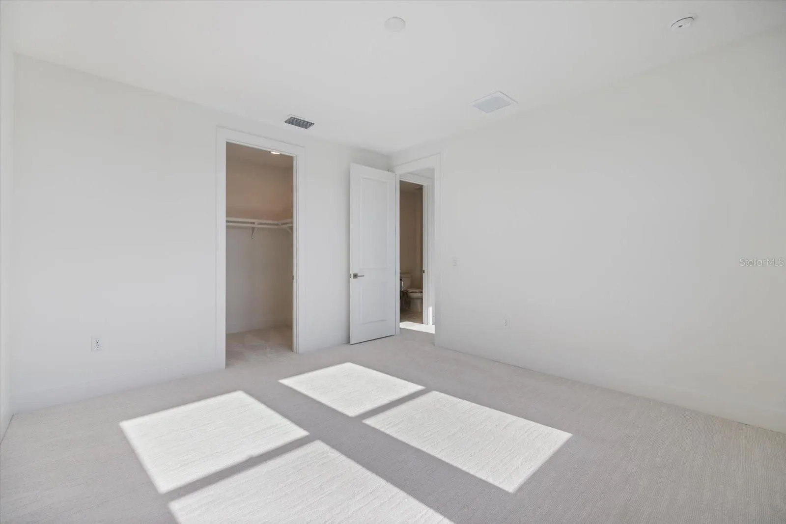 2609 WATERFRONT CIR