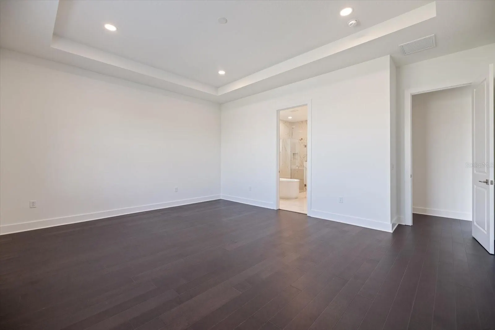 2609 WATERFRONT CIR