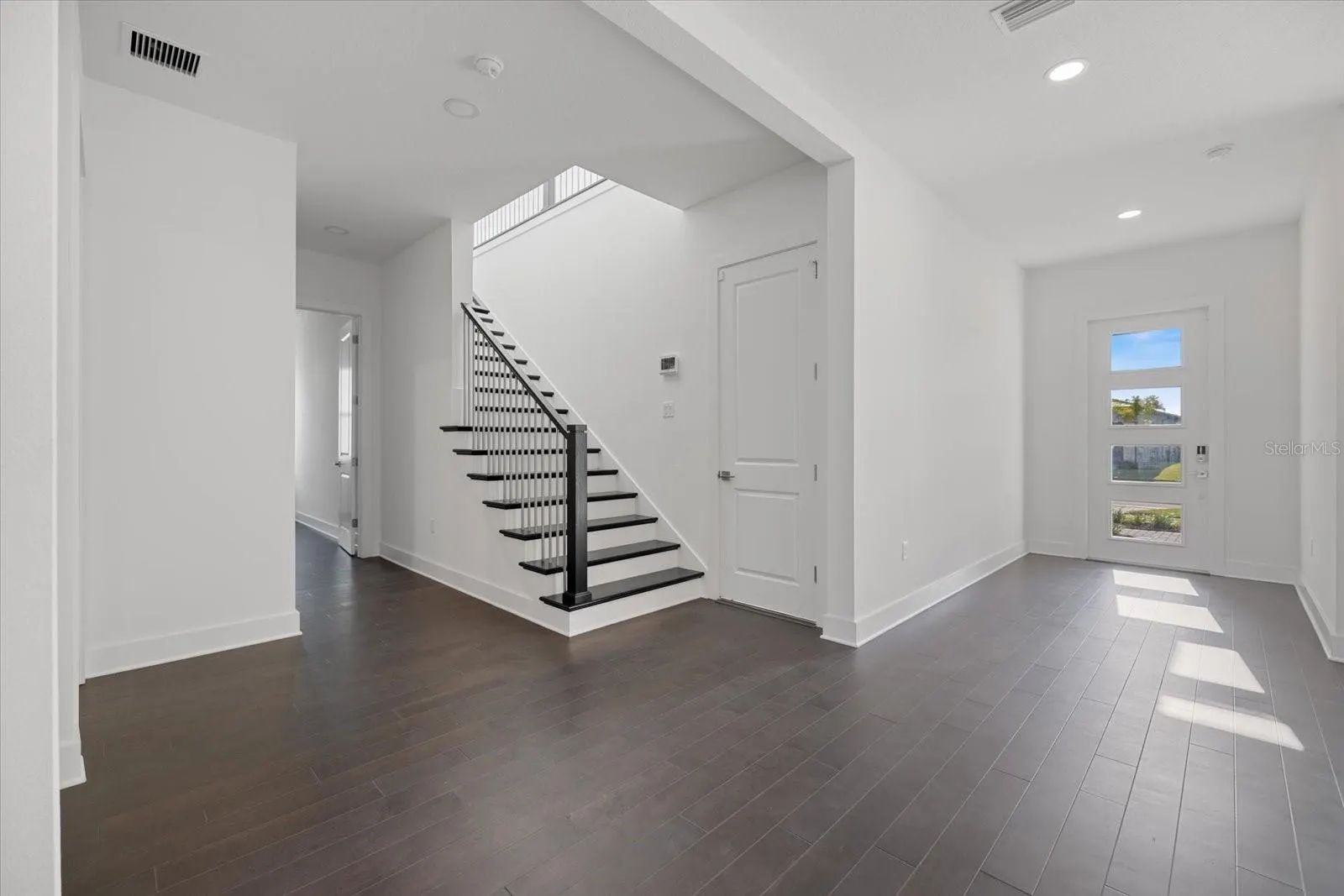2609 WATERFRONT CIR
