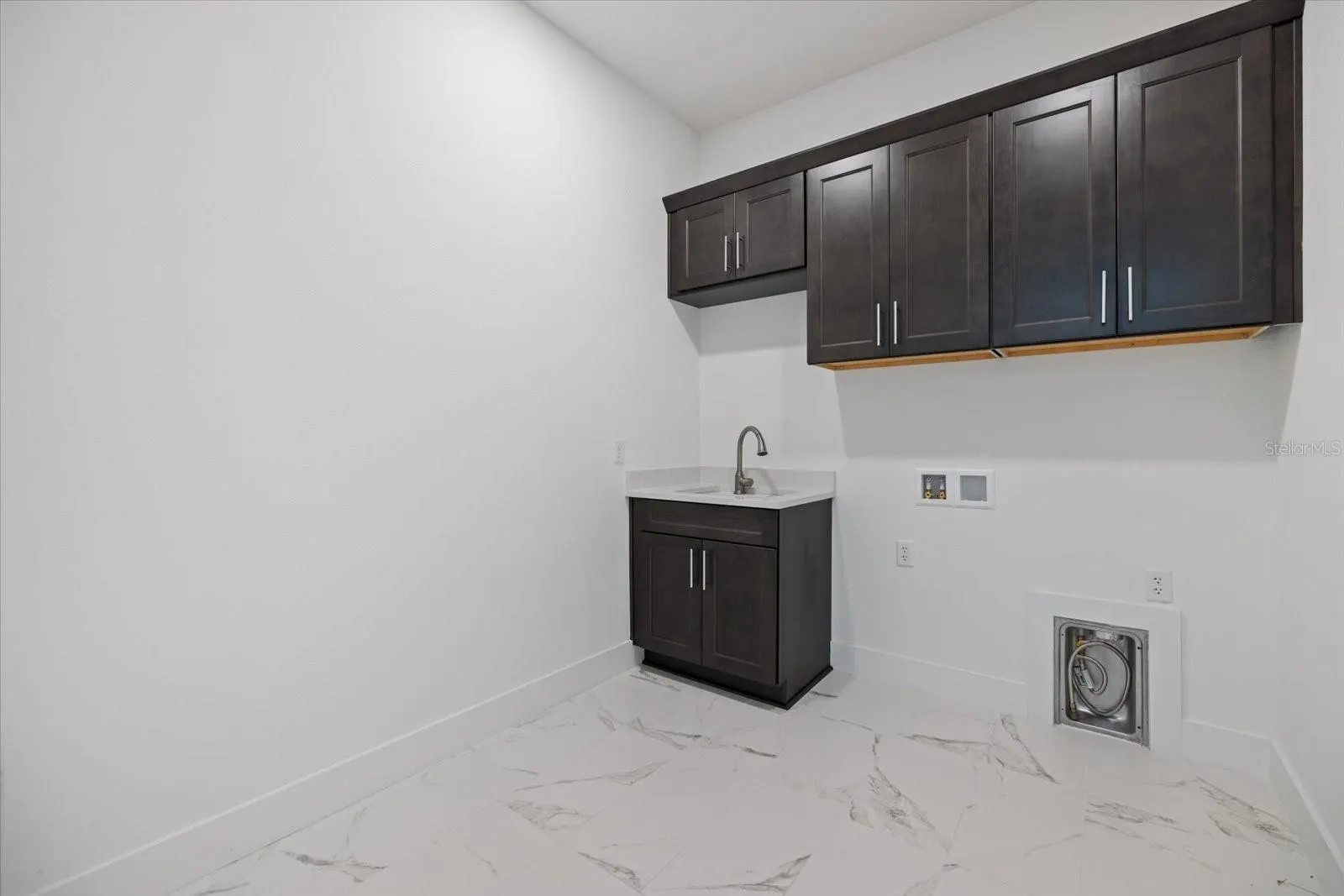 2609 WATERFRONT CIR