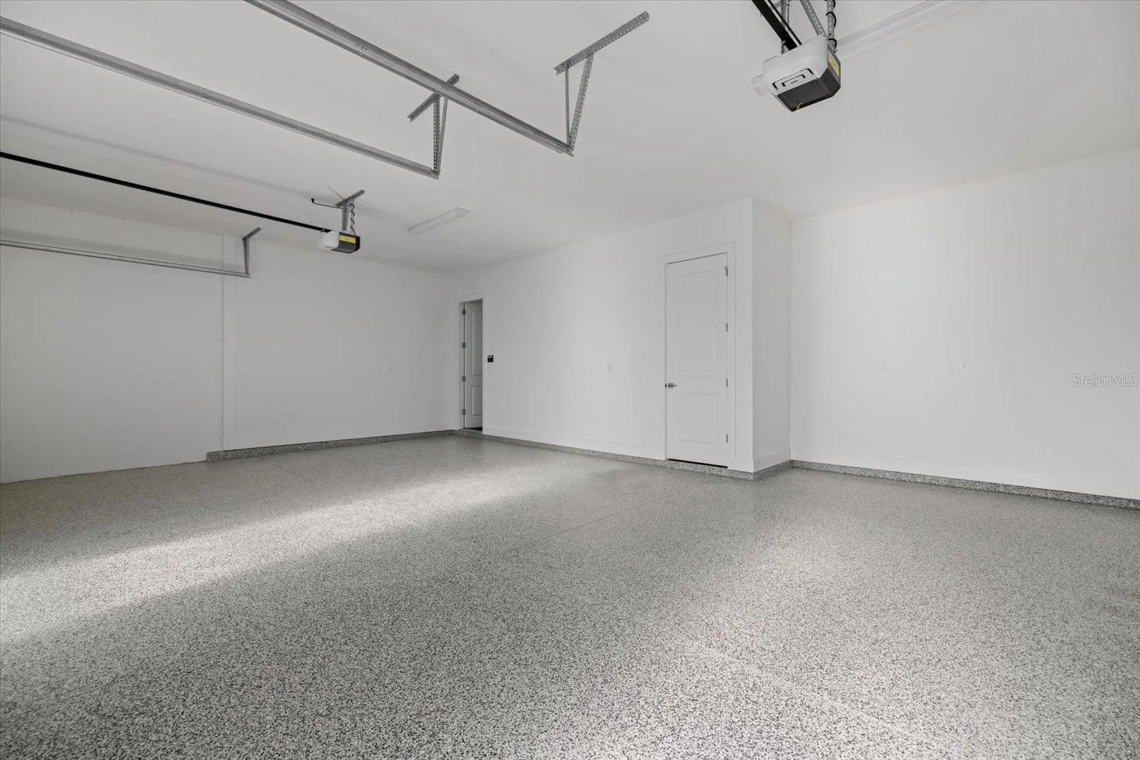 2609 WATERFRONT CIR