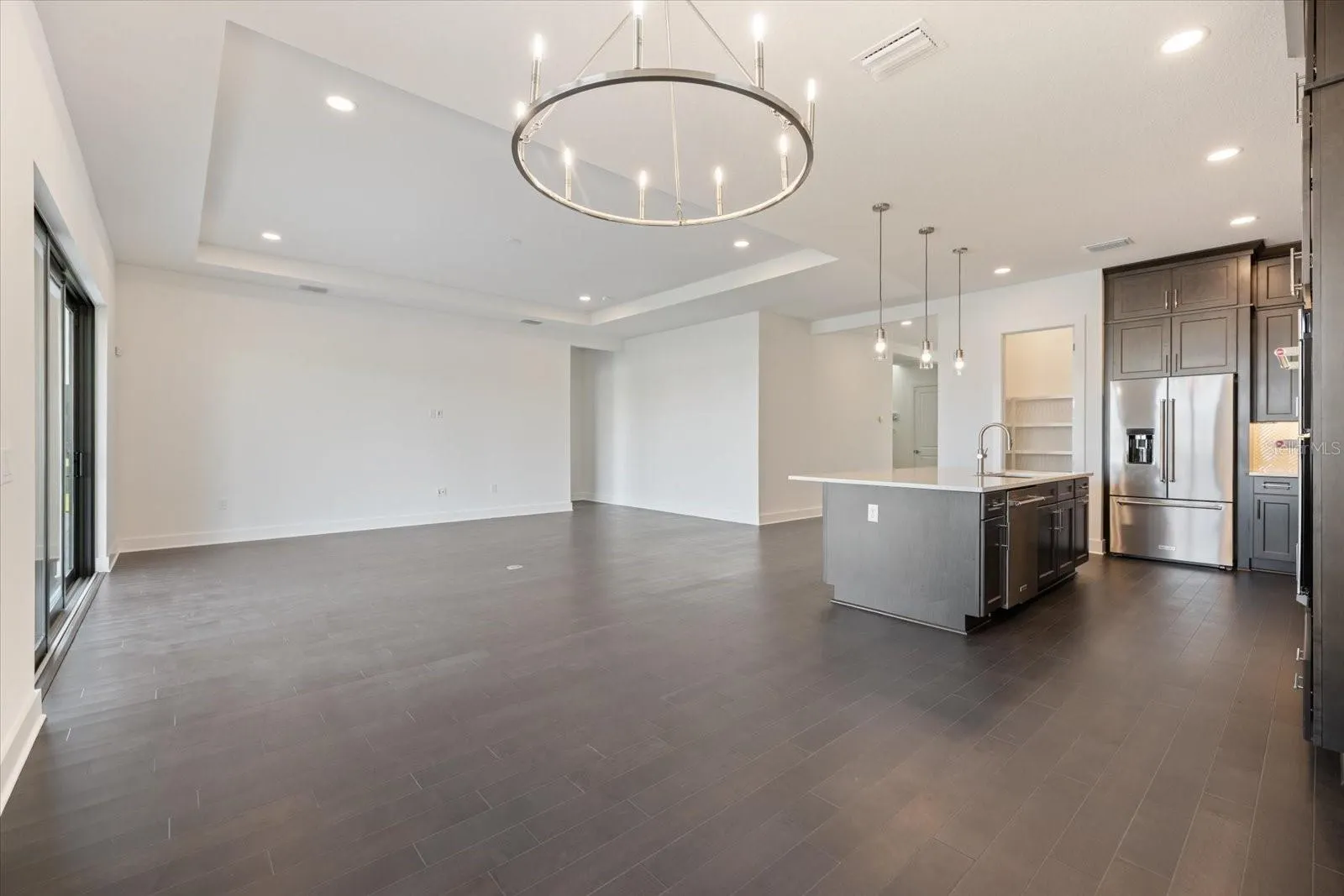 2609 WATERFRONT CIR