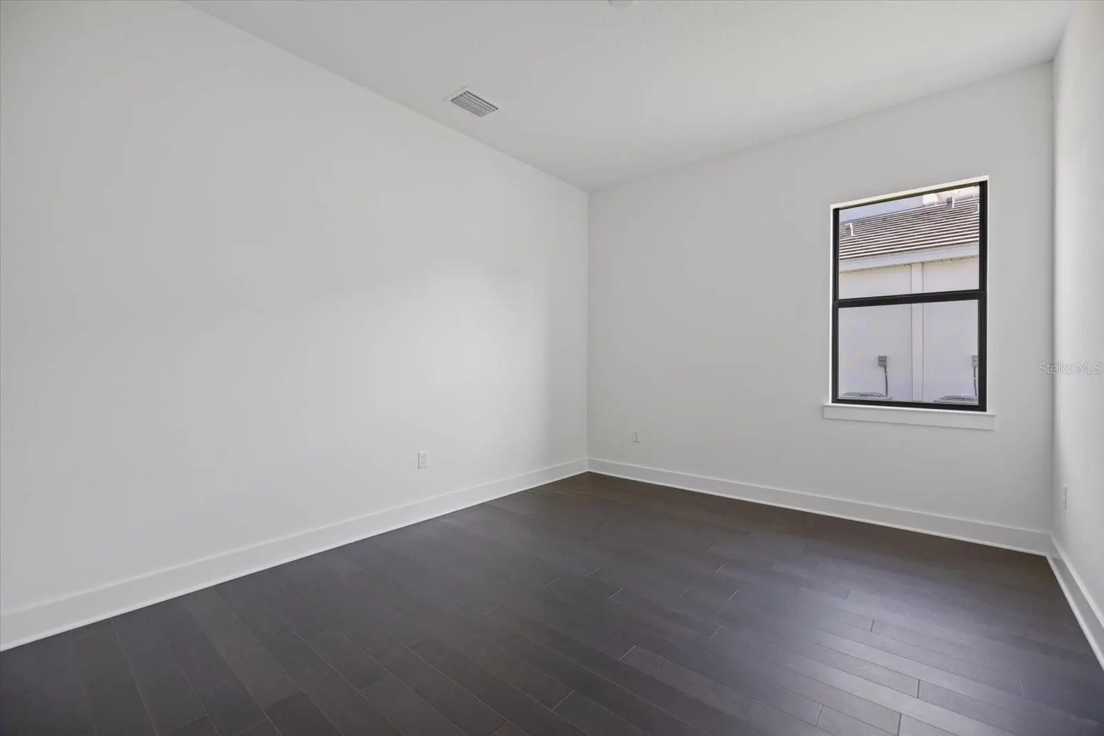 2609 WATERFRONT CIR