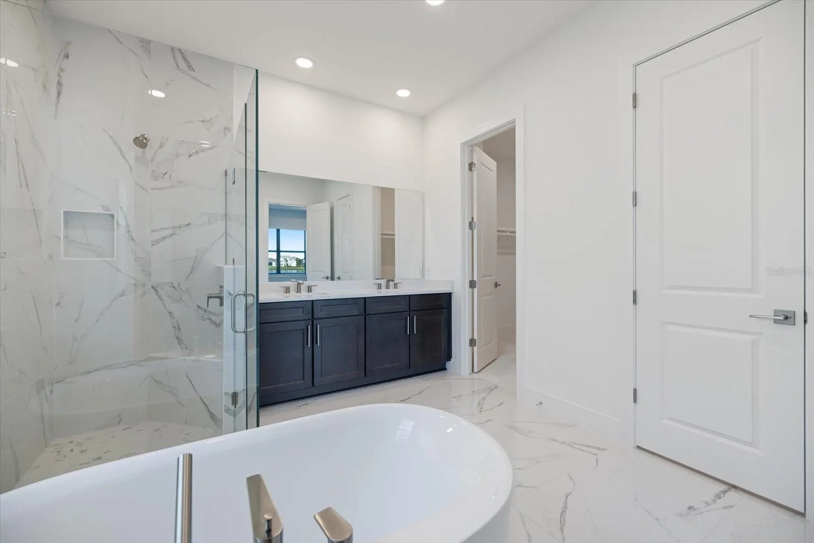 2609 WATERFRONT CIR