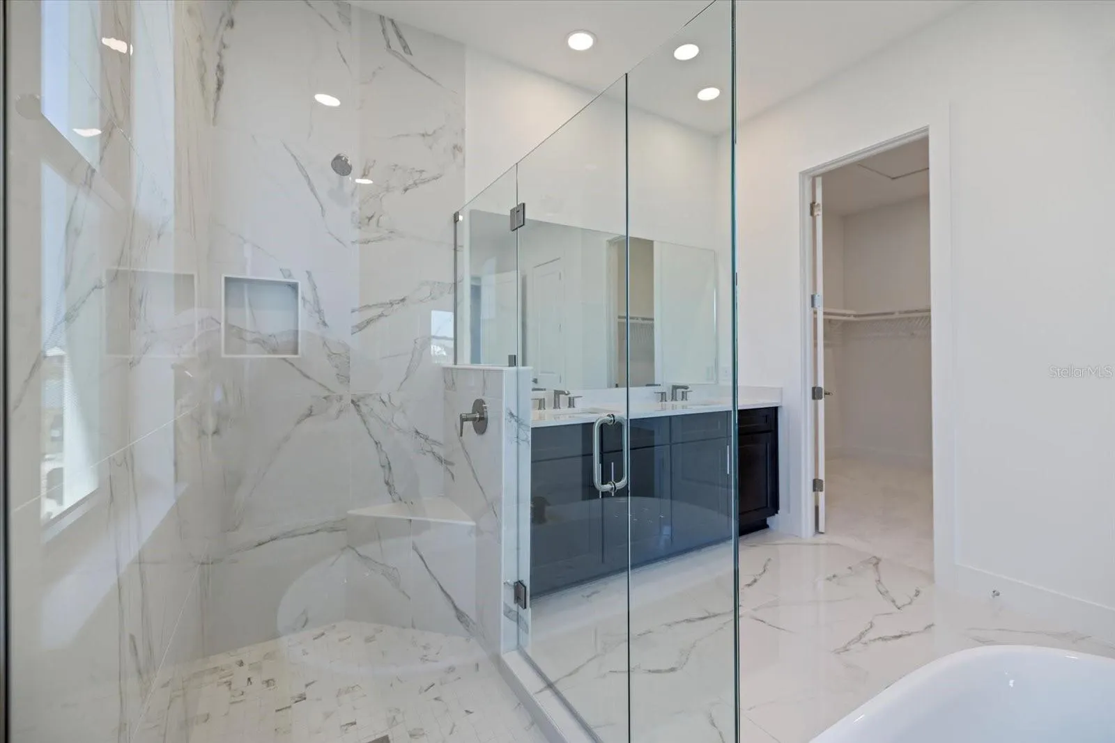 2609 WATERFRONT CIR