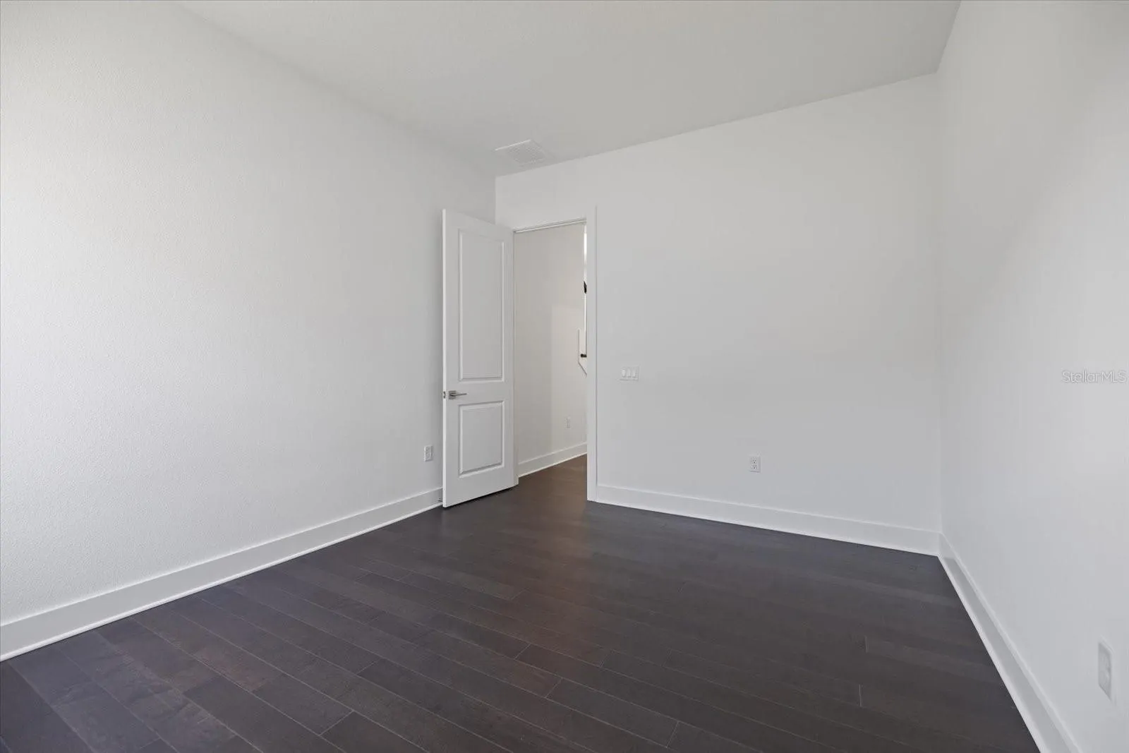 2609 WATERFRONT CIR