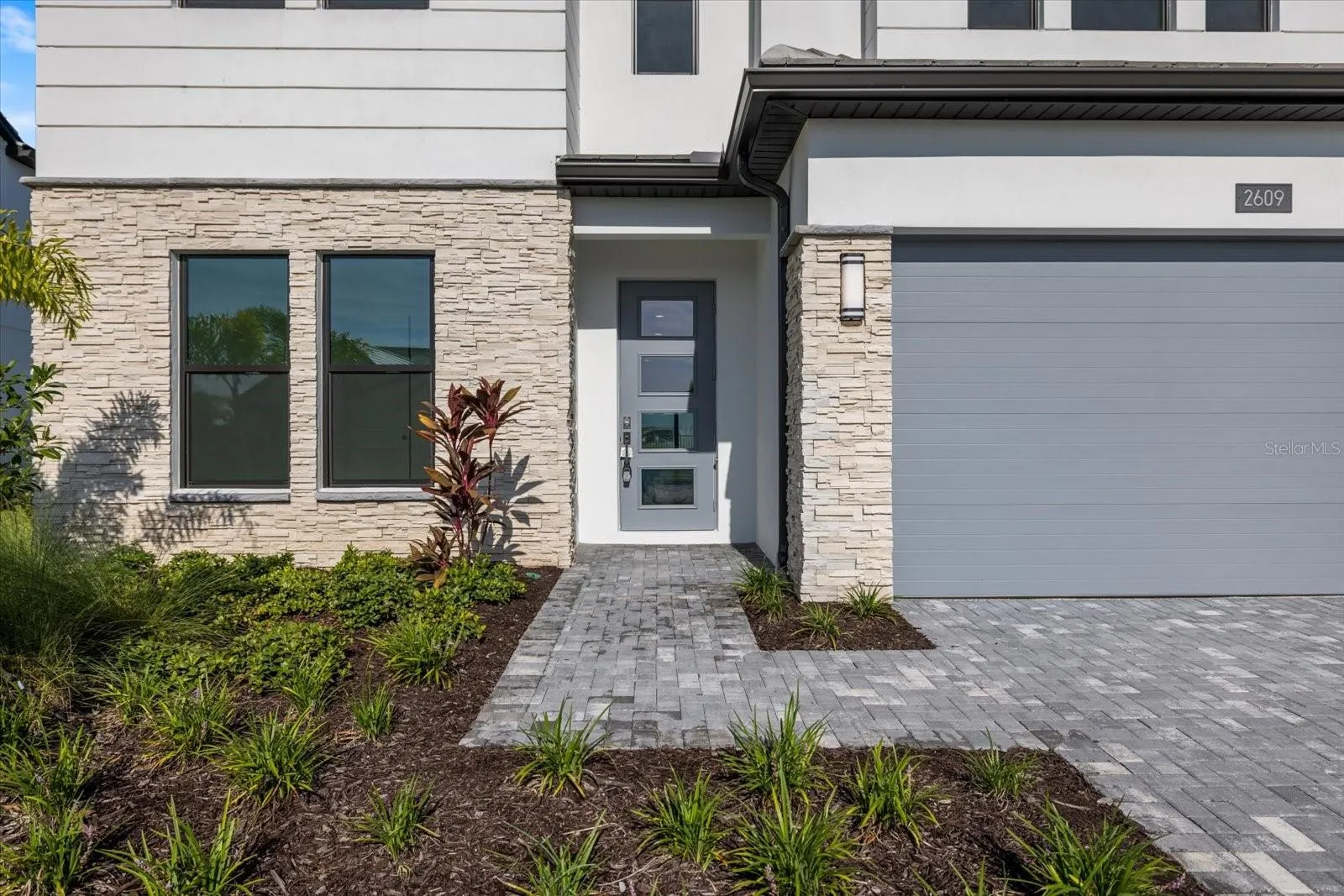 2609 WATERFRONT CIR