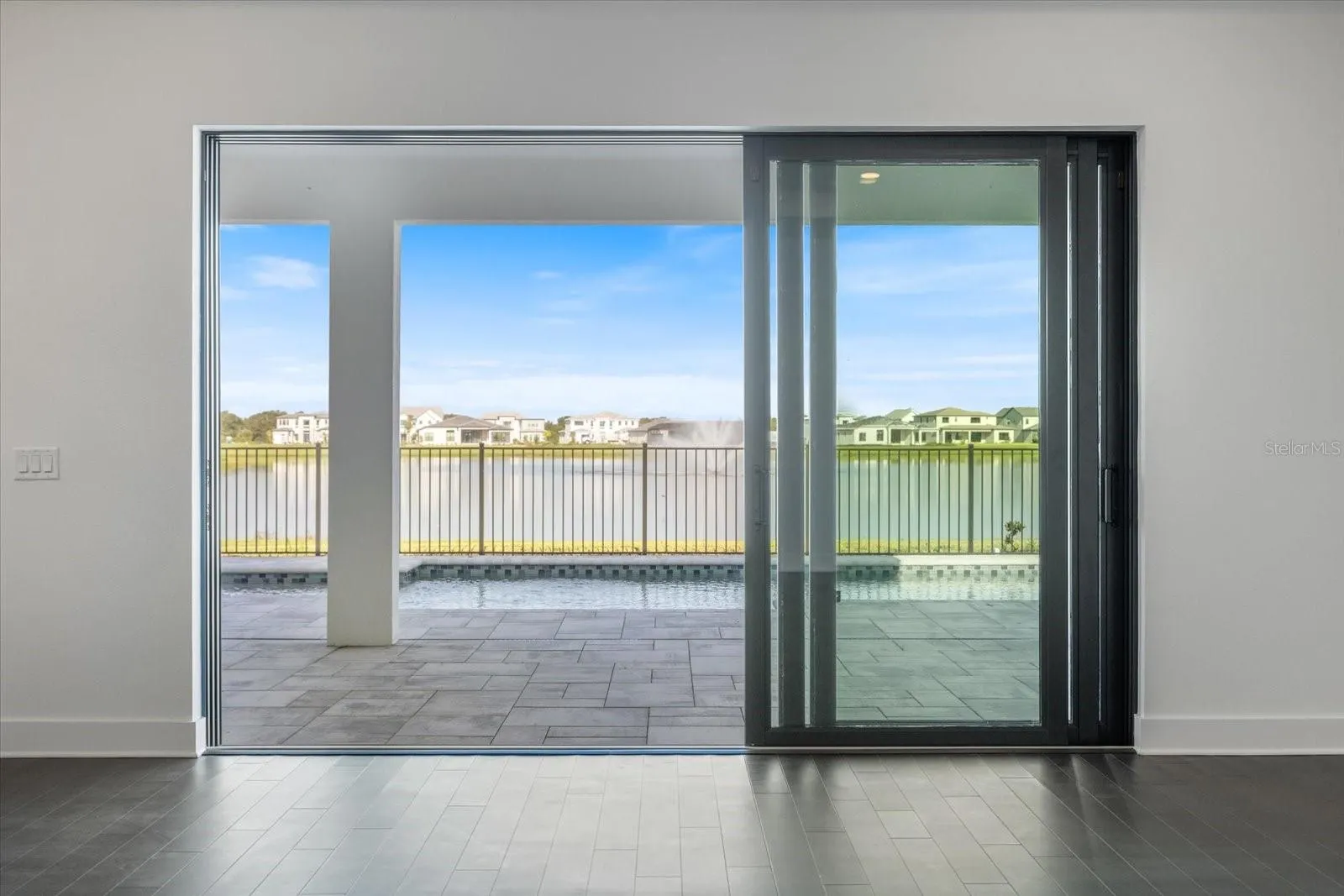2609 WATERFRONT CIR