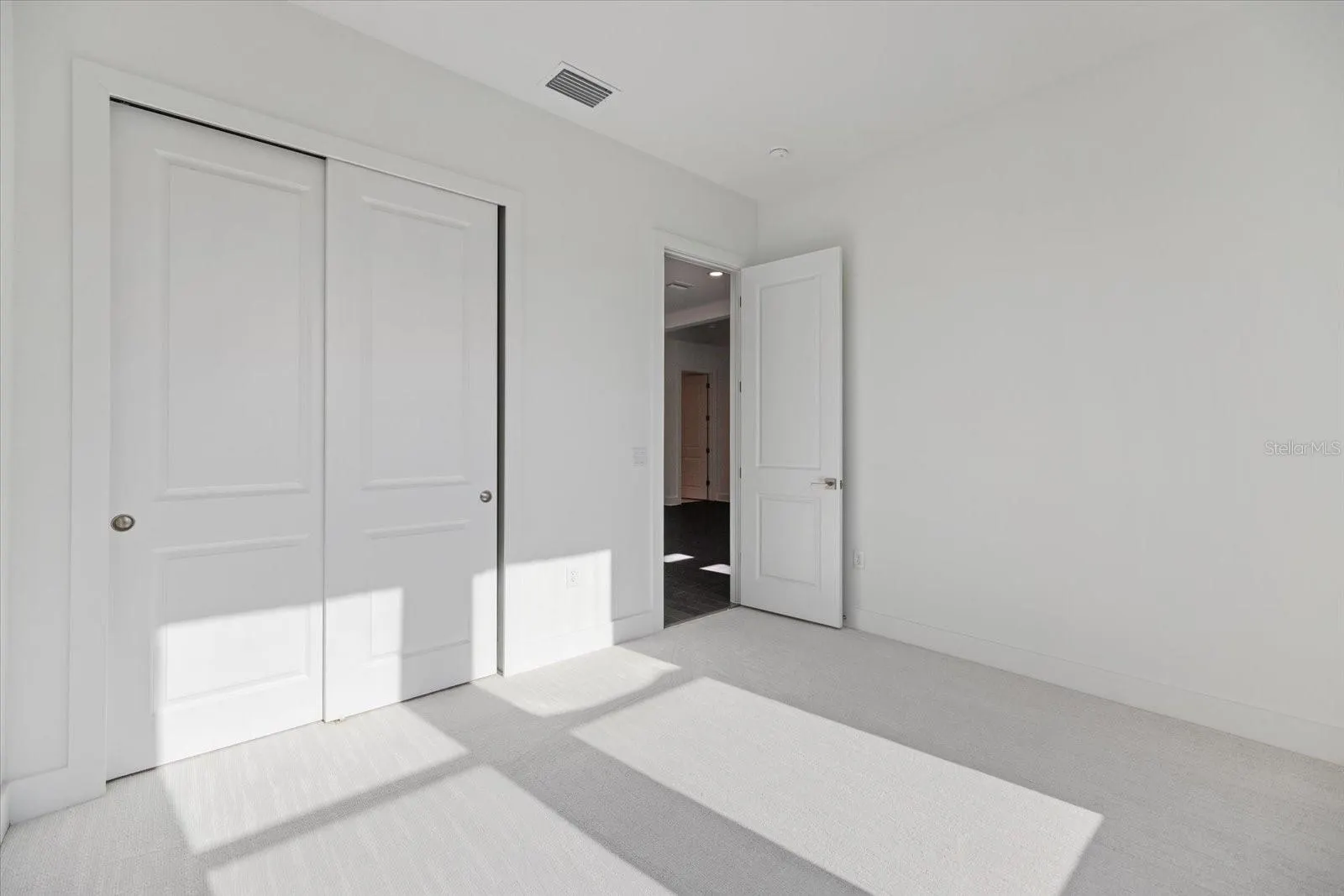 2609 WATERFRONT CIR