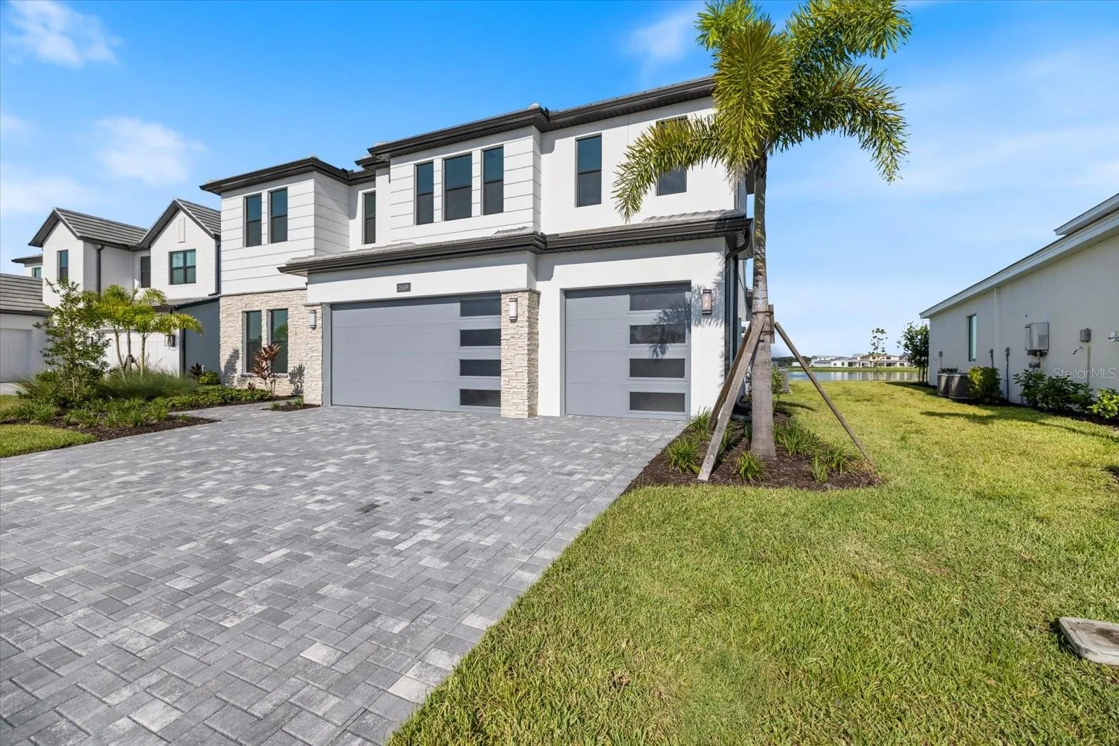 2609 WATERFRONT CIR