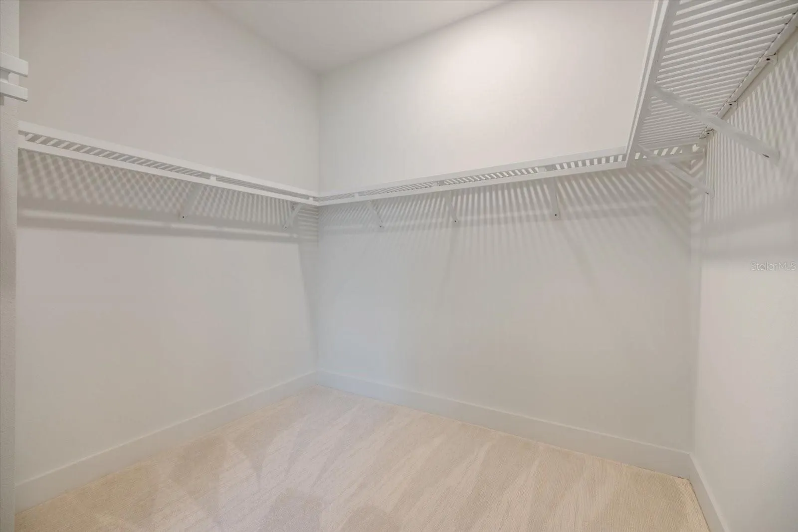 2609 WATERFRONT CIR