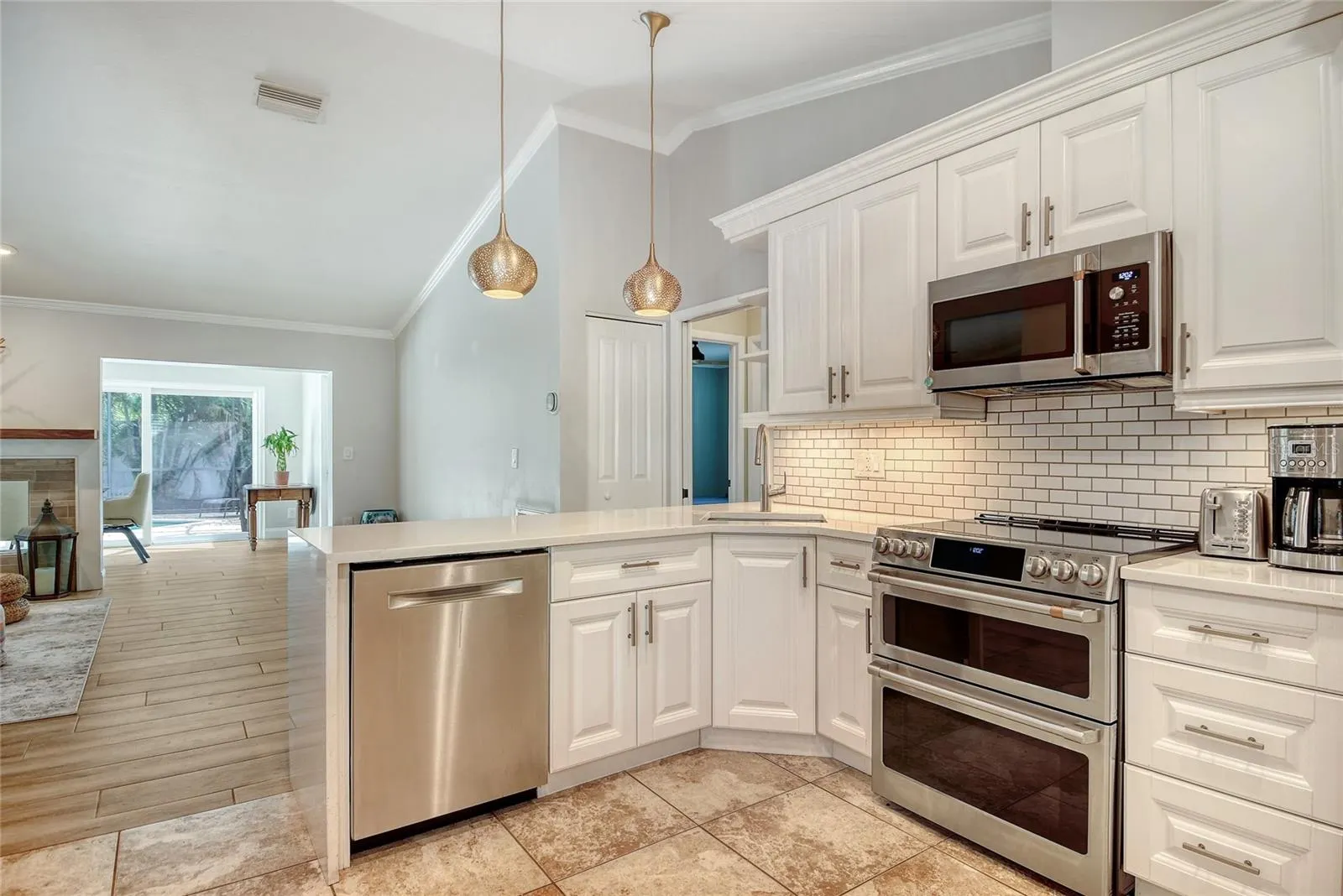 6907 EASTON CT