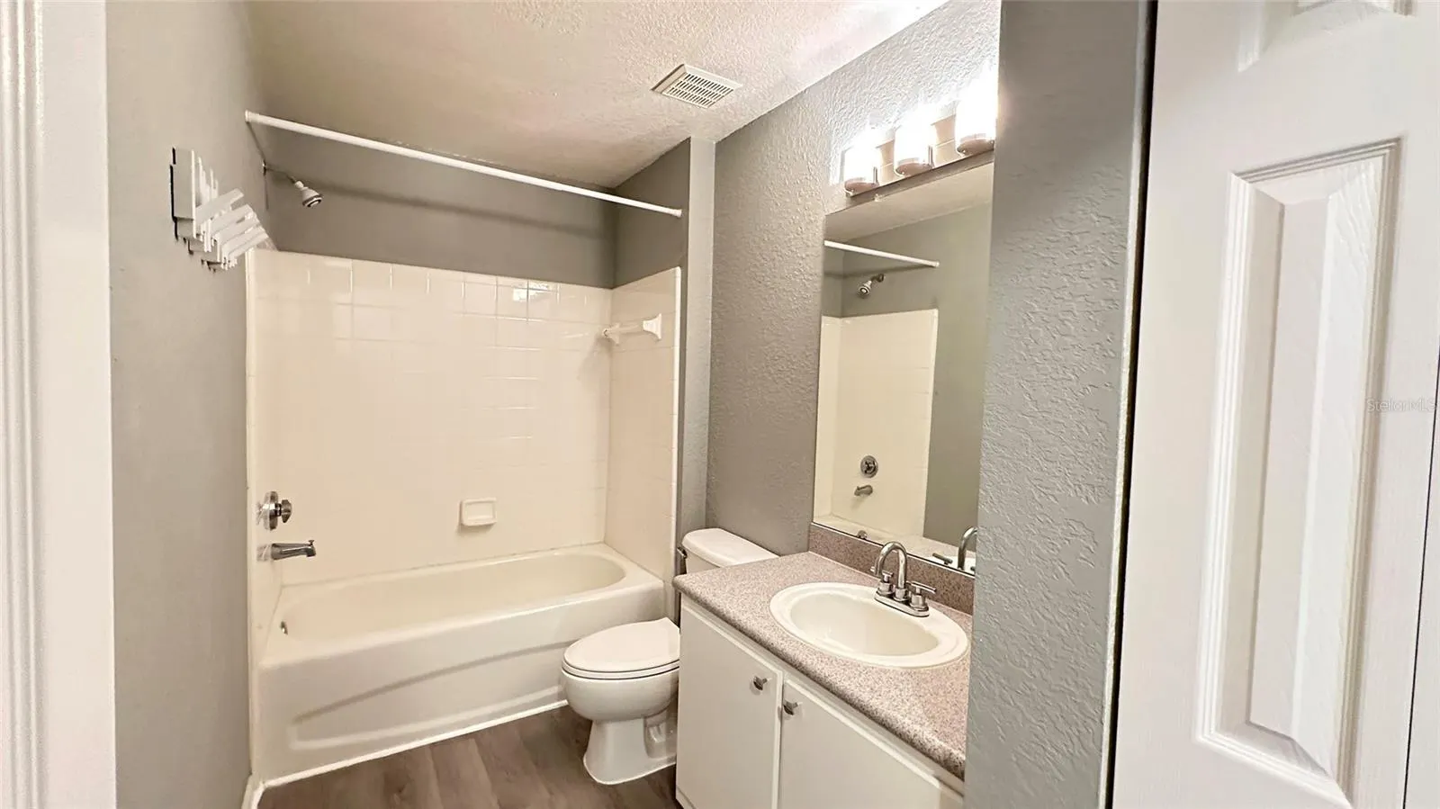 7417 VISTA WAY #208, #208