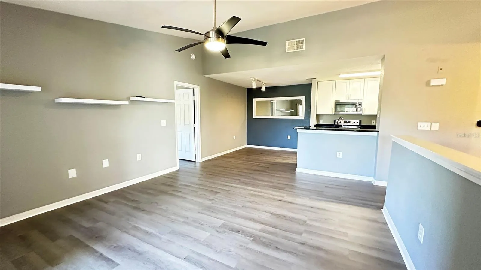 7417 VISTA WAY #208, #208
