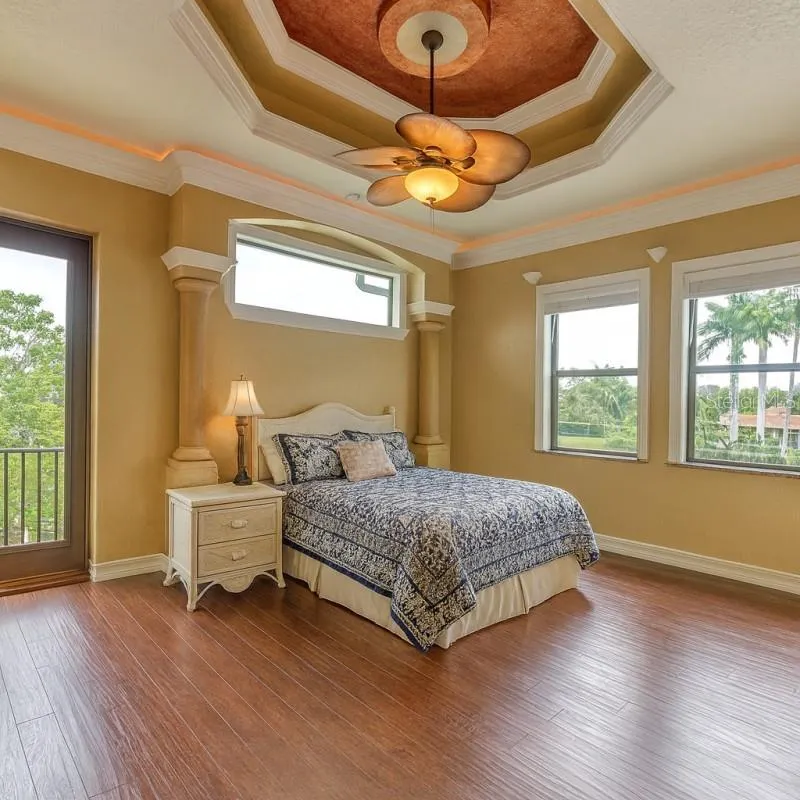 135 TINA ISLAND DR