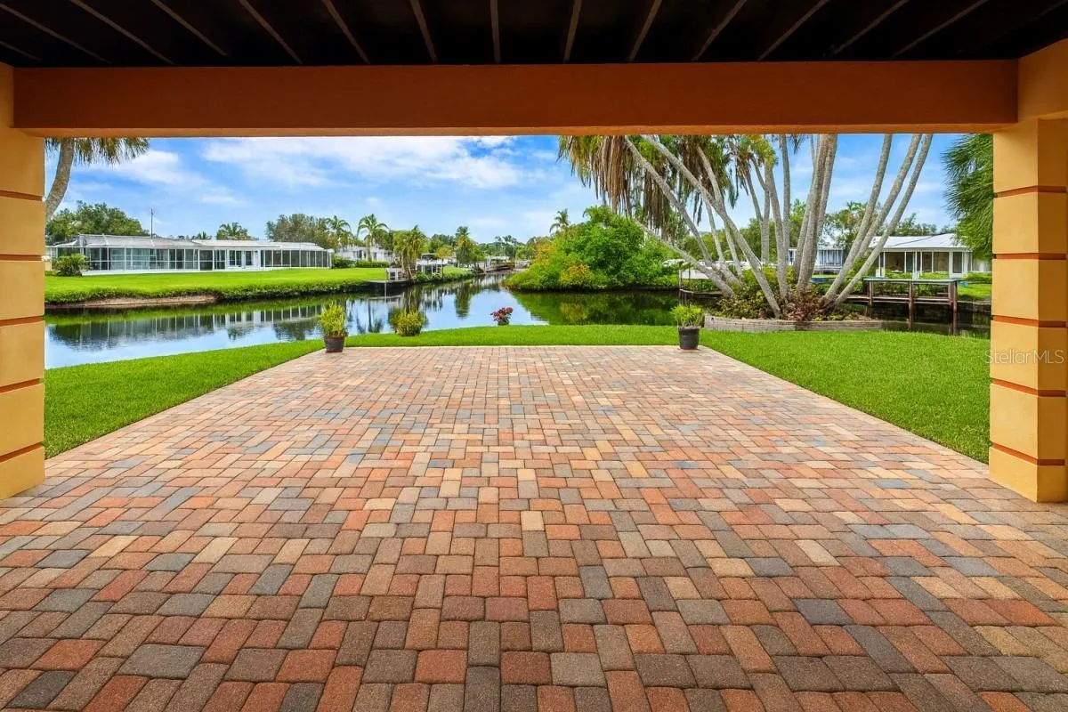 135 TINA ISLAND DR