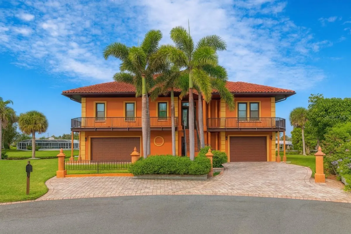 135 TINA ISLAND DR