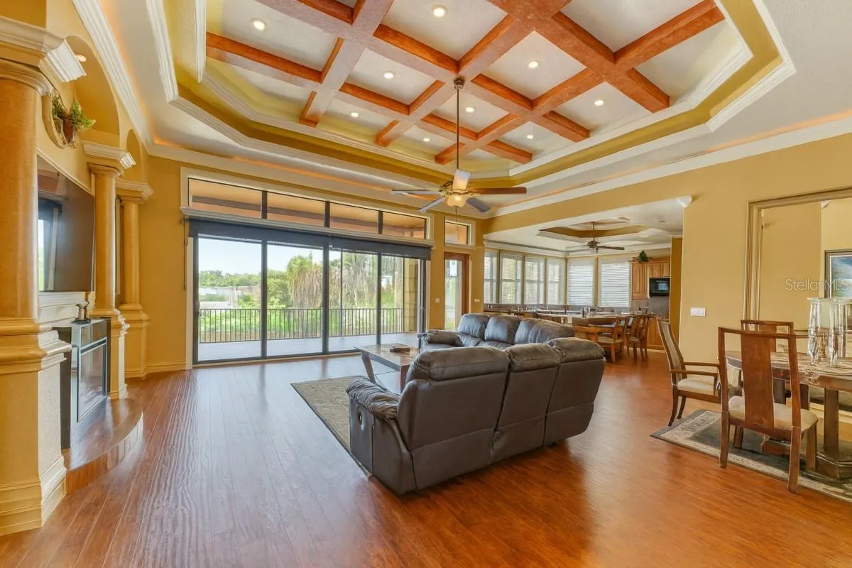 135 TINA ISLAND DR