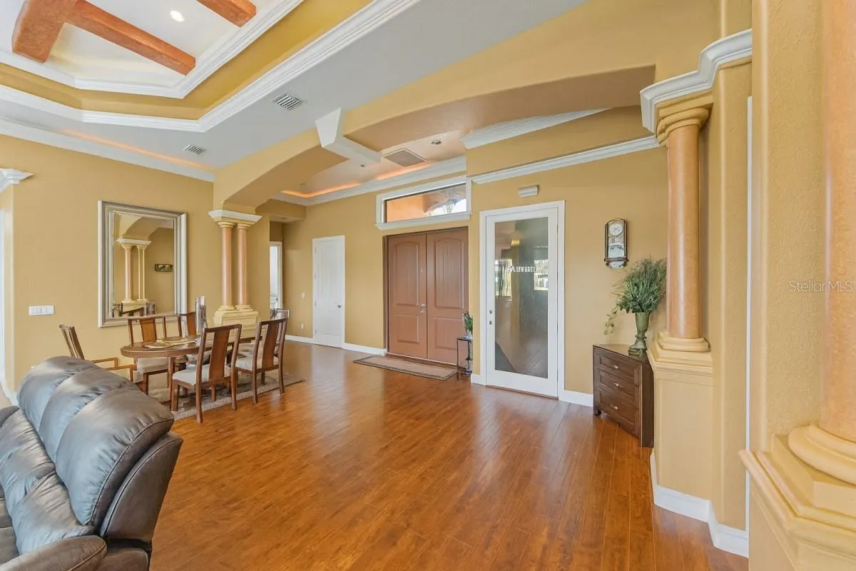 135 TINA ISLAND DR