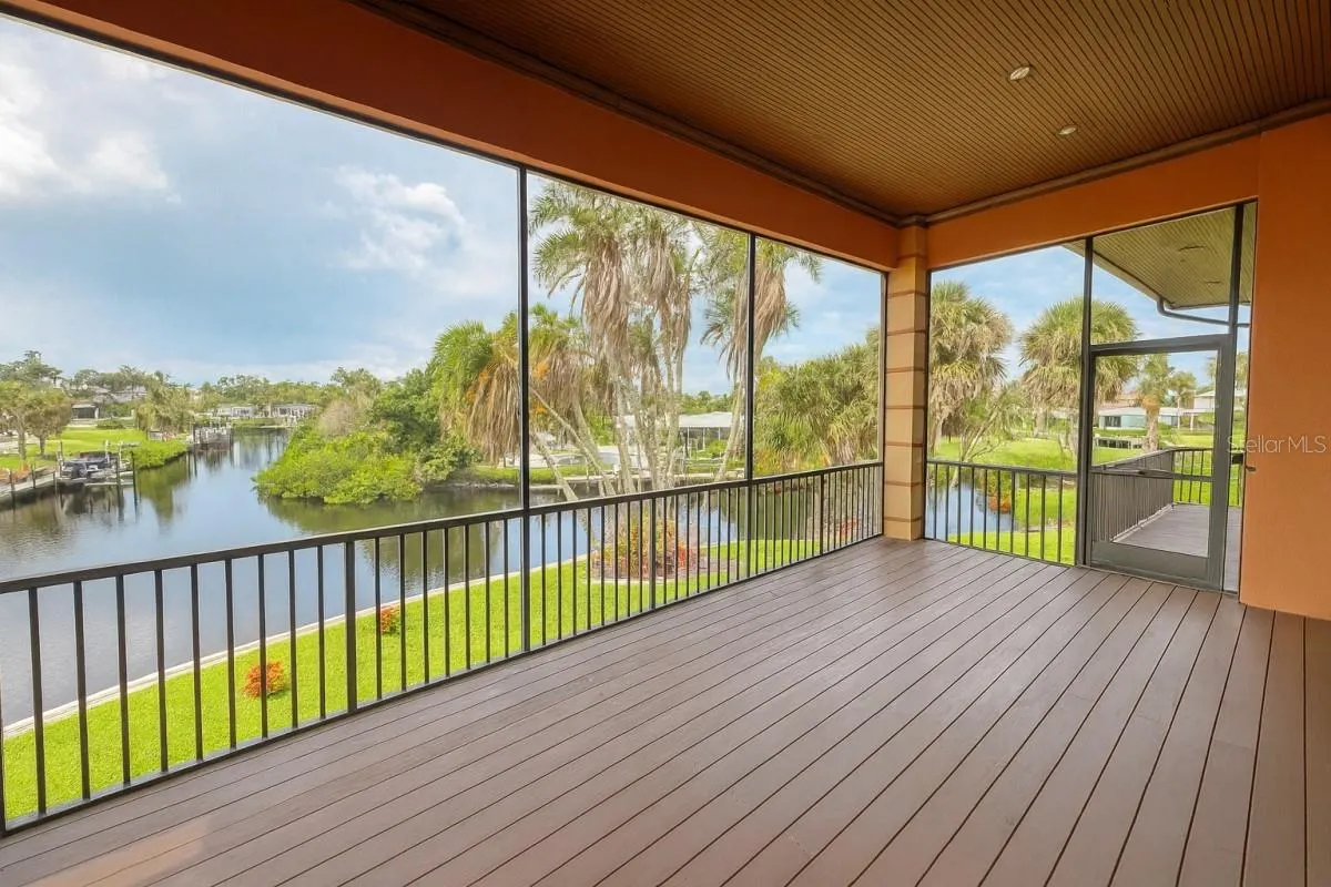 135 TINA ISLAND DR
