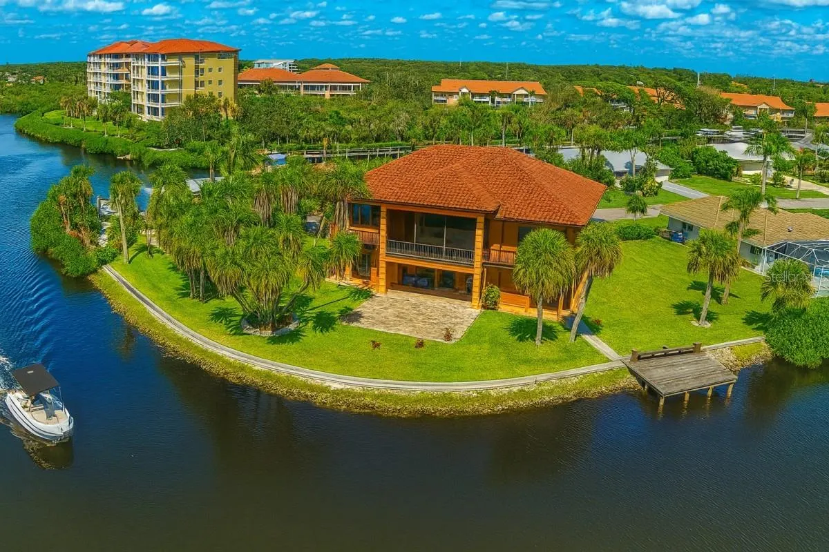 135 TINA ISLAND DR