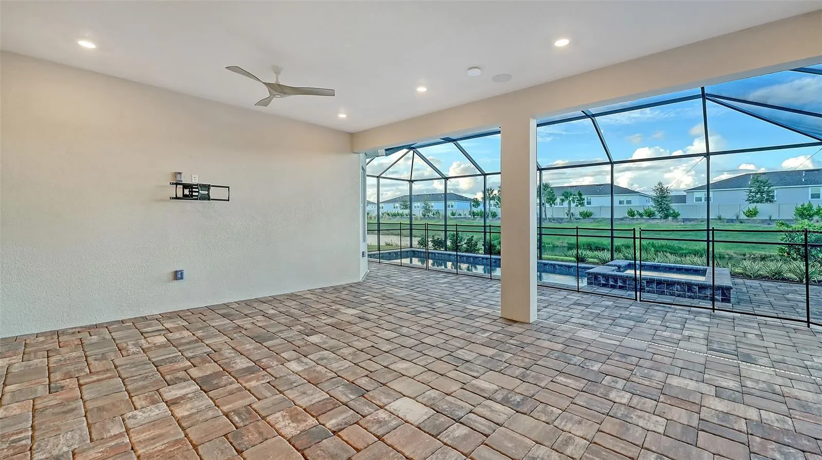 16423 ISOLA PL