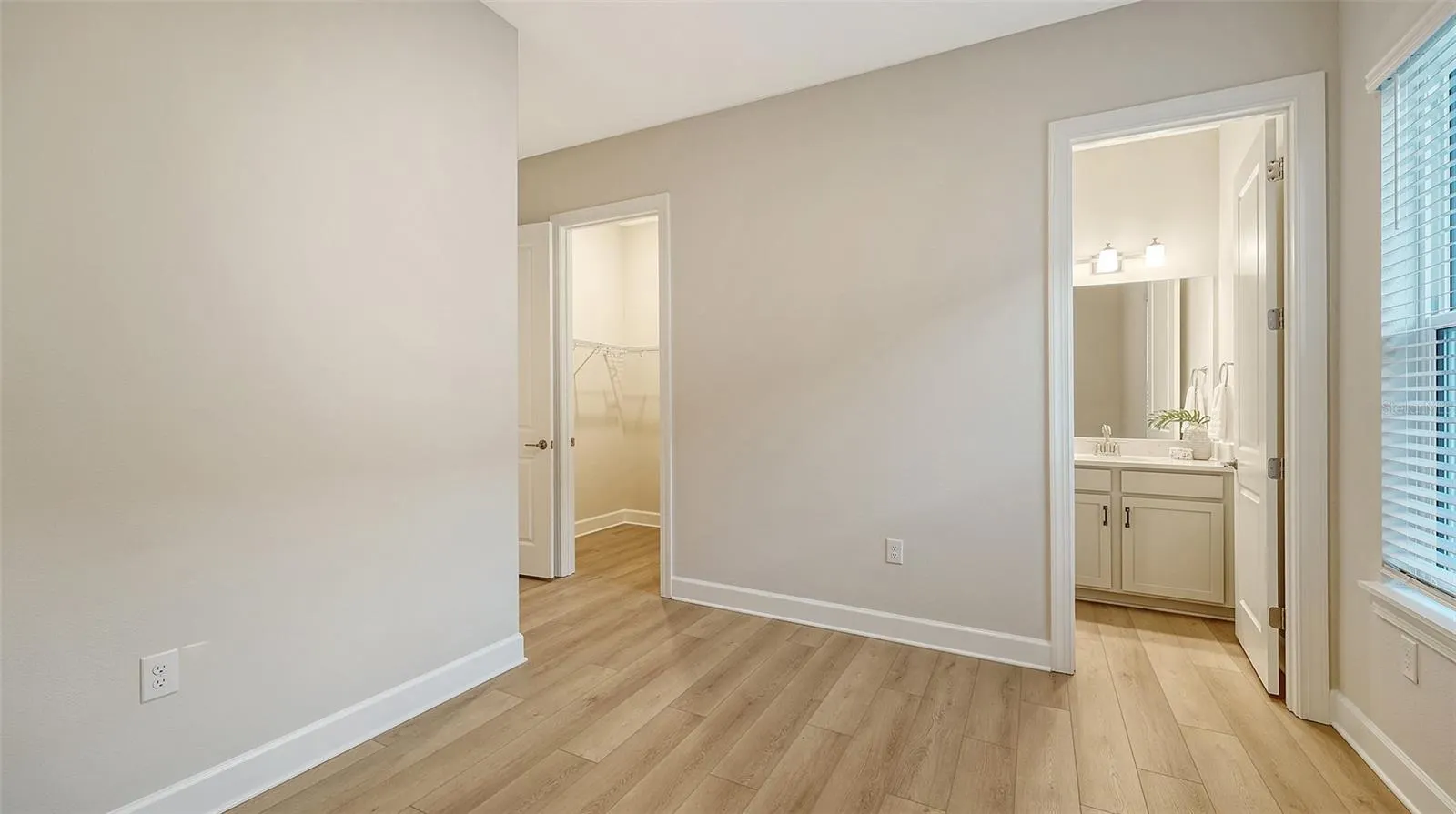 16423 ISOLA PL