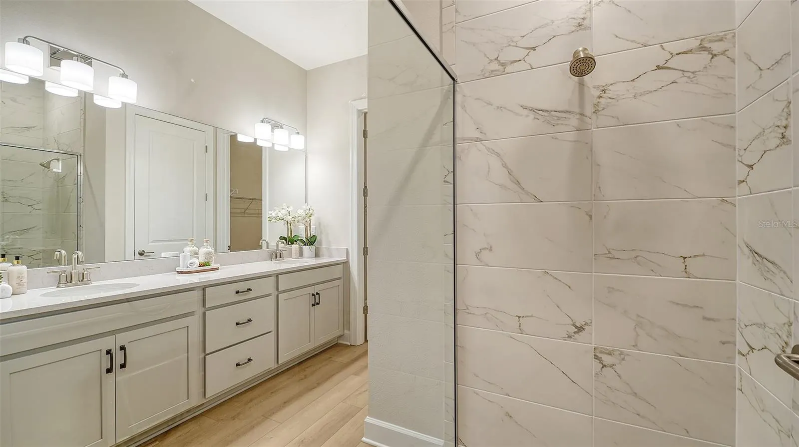 16423 ISOLA PL