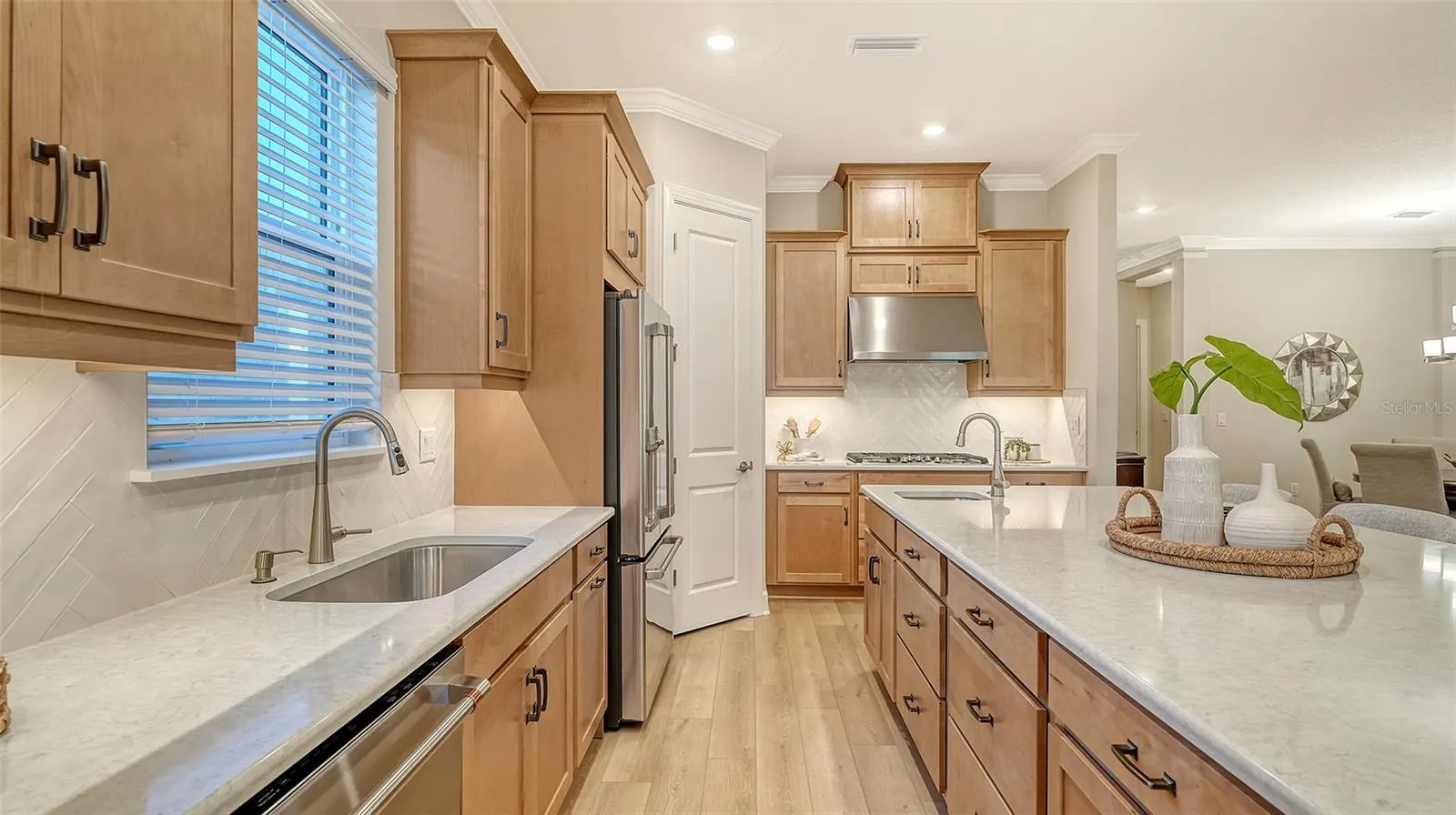 16423 ISOLA PL