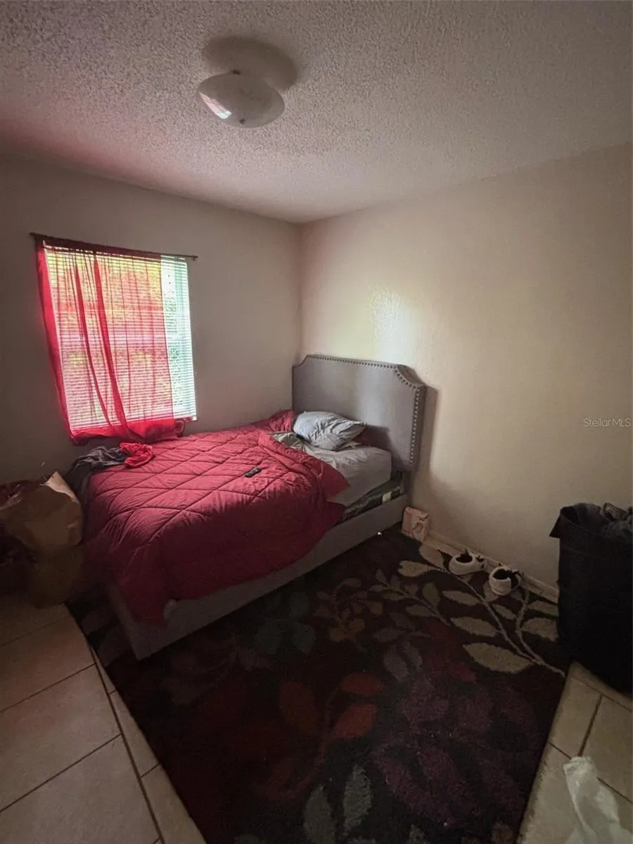 2381 LEON AVE