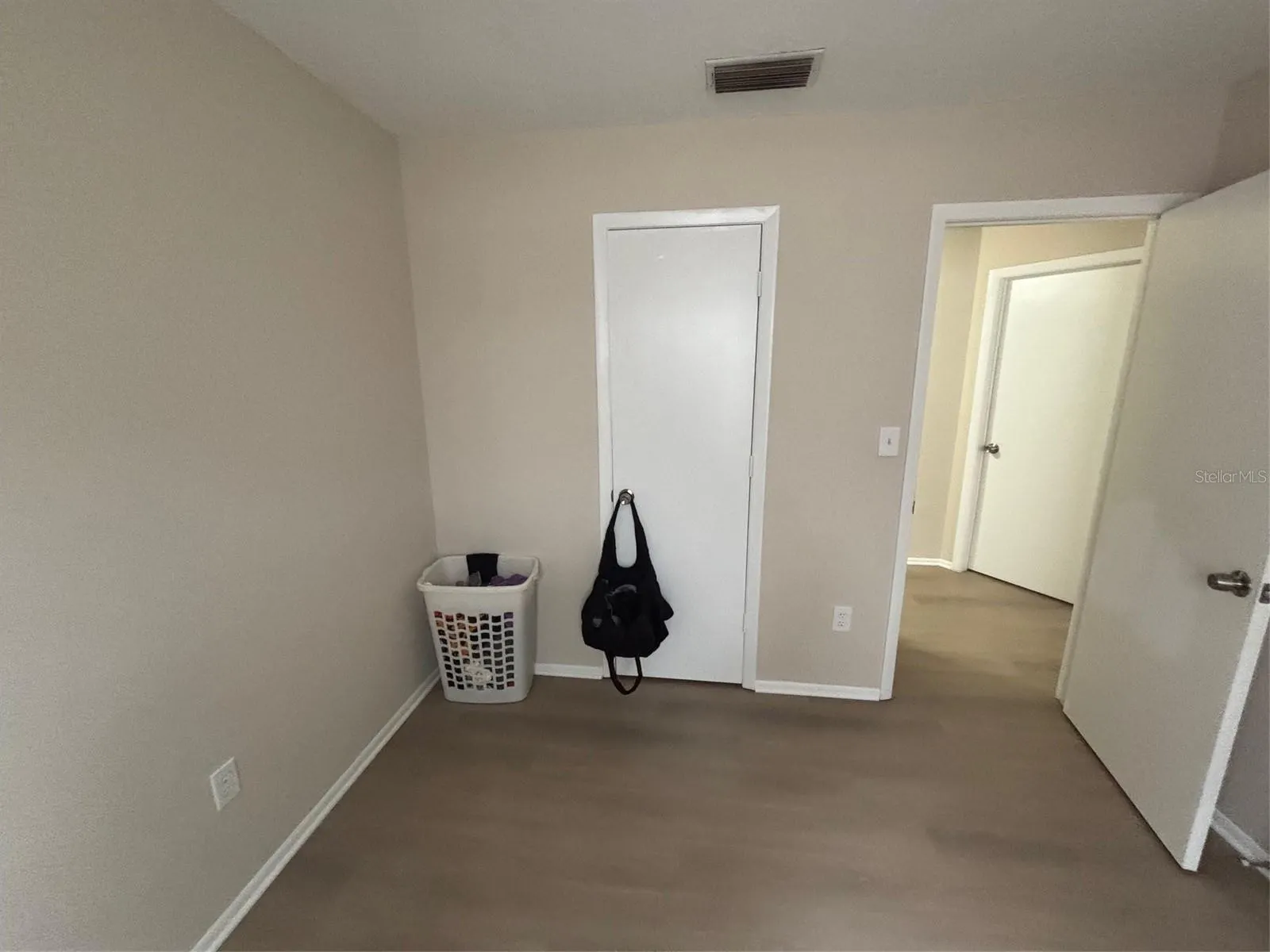 2381 LEON AVE