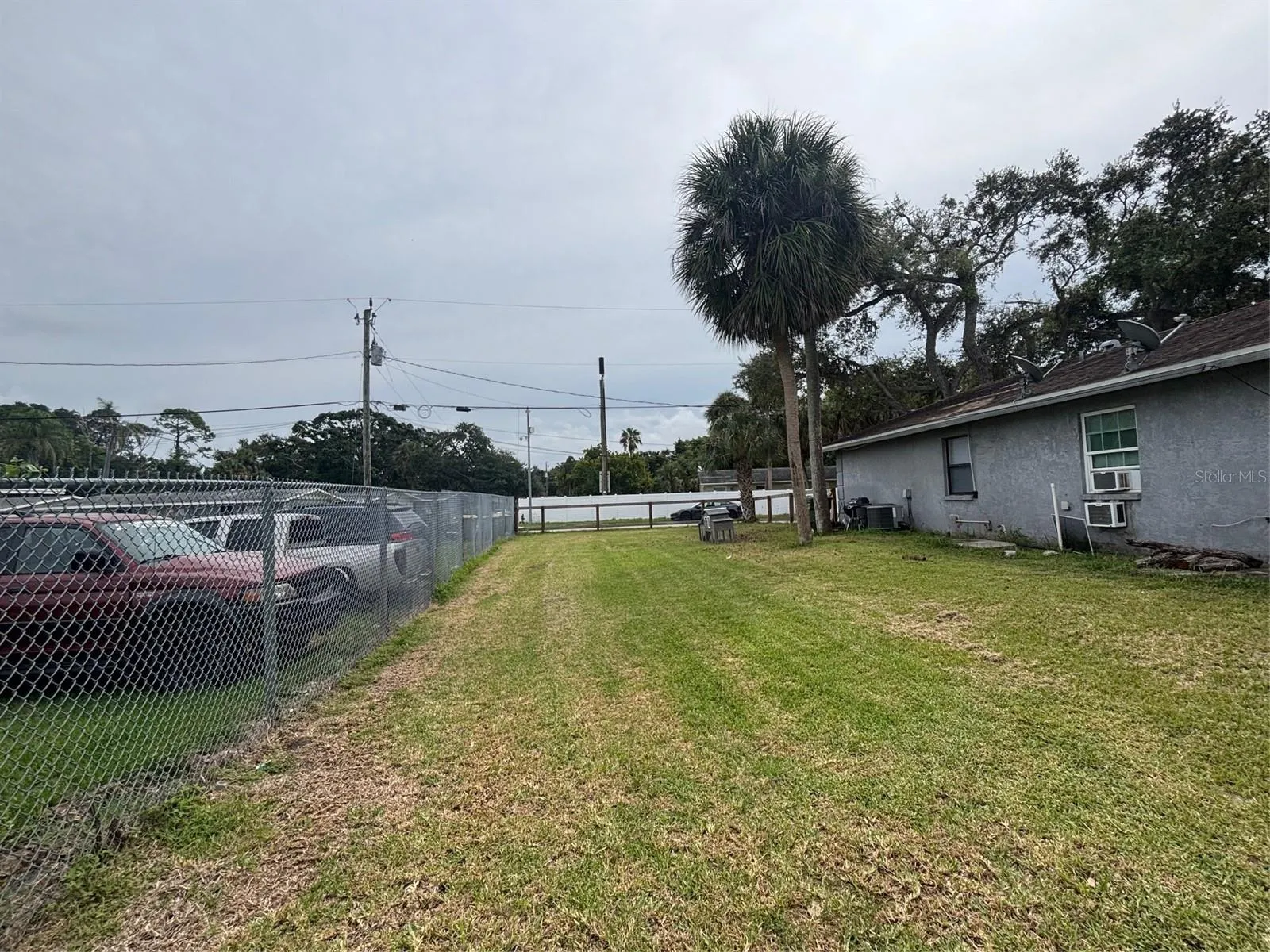 2381 LEON AVE