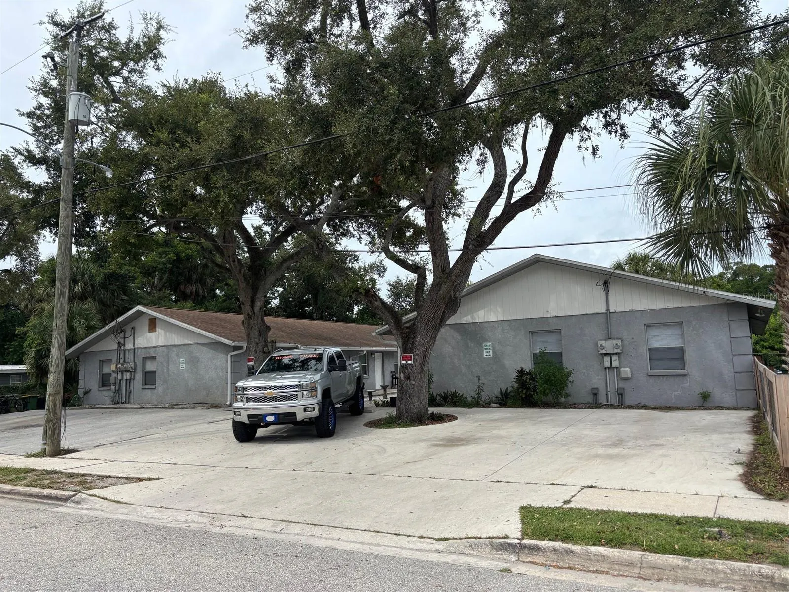 2381 LEON AVE