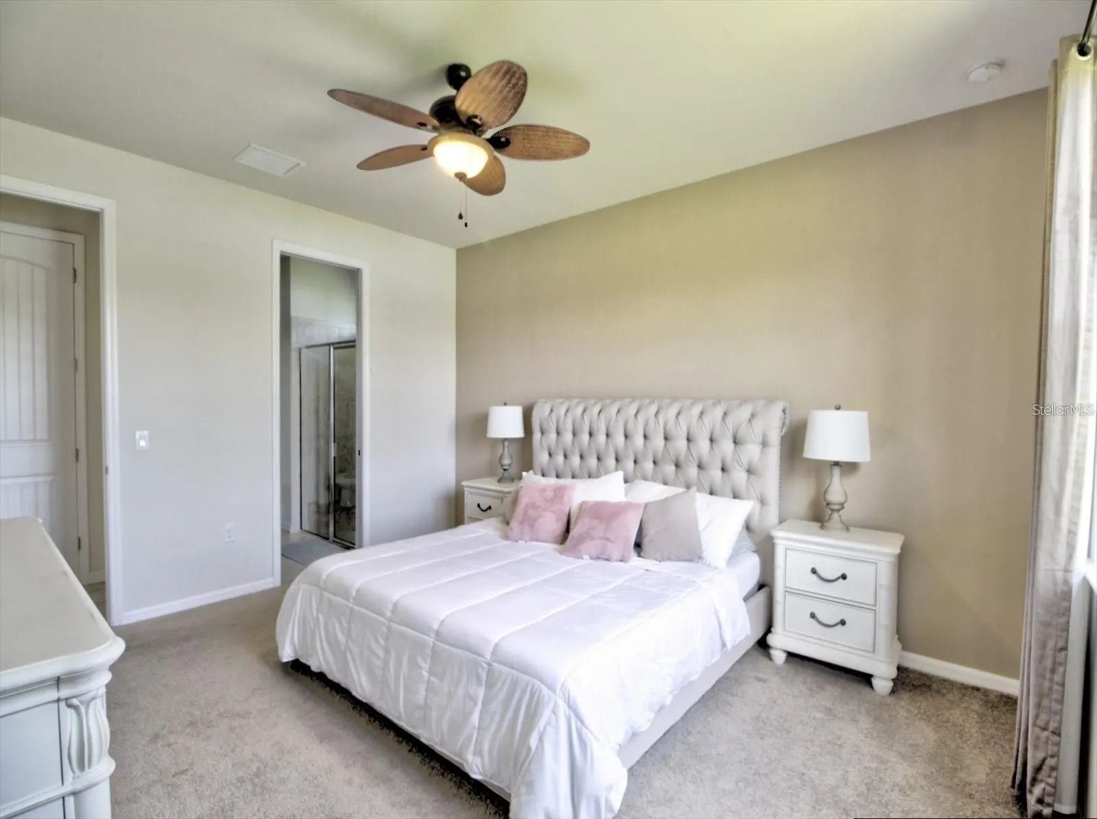 1907 BOTTLEBRUSH WAY