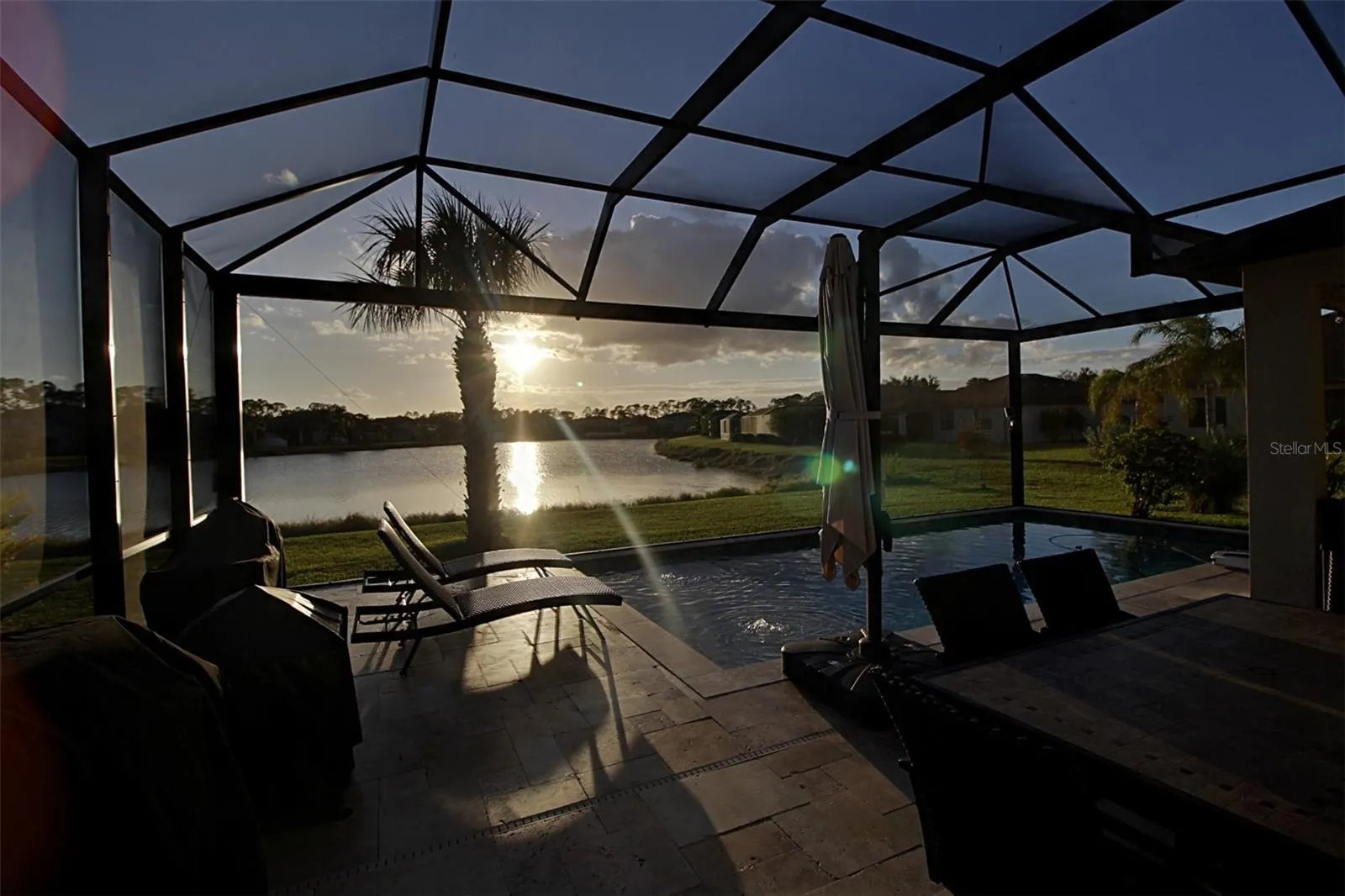 1907 BOTTLEBRUSH WAY