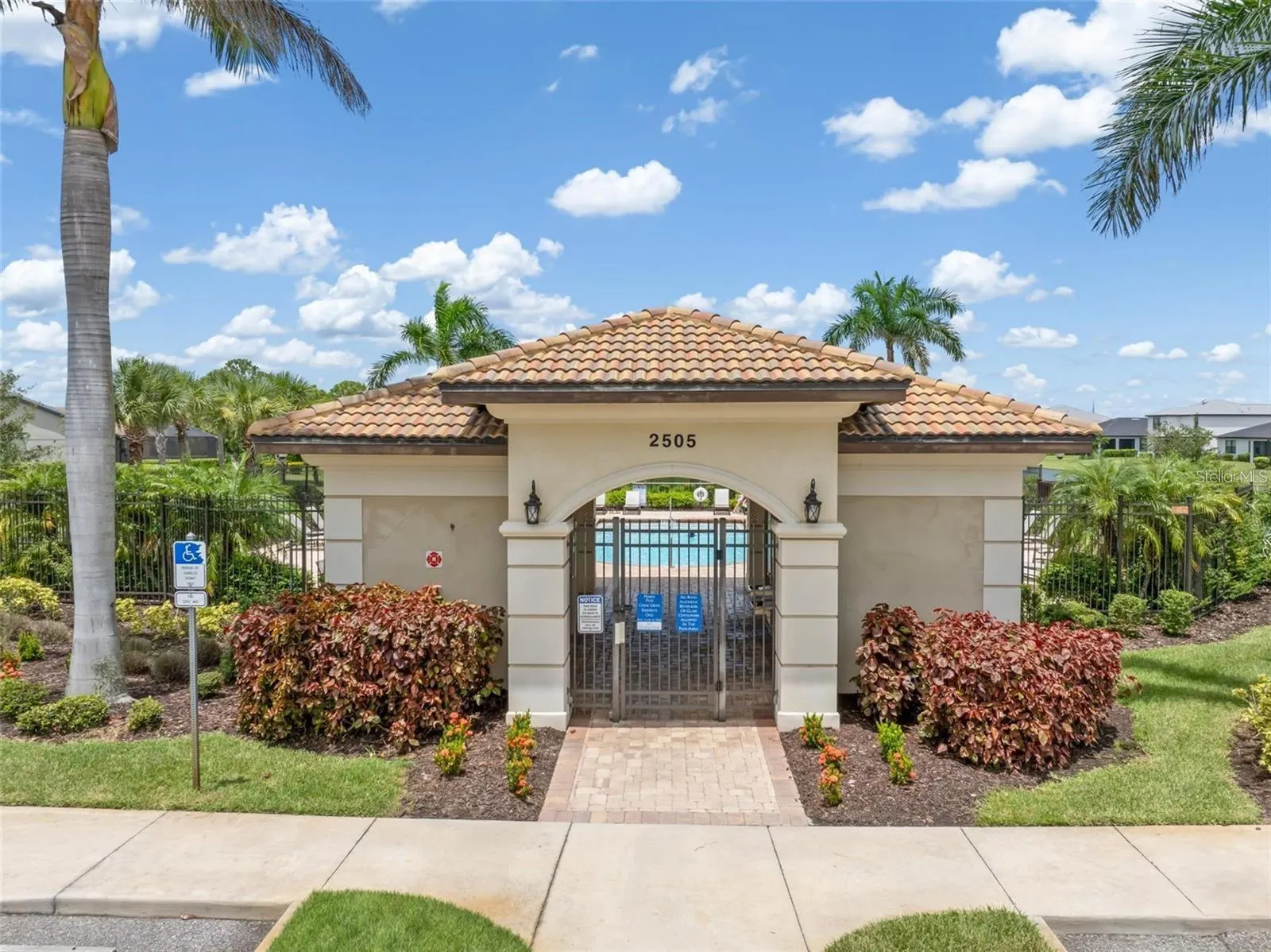1907 BOTTLEBRUSH WAY